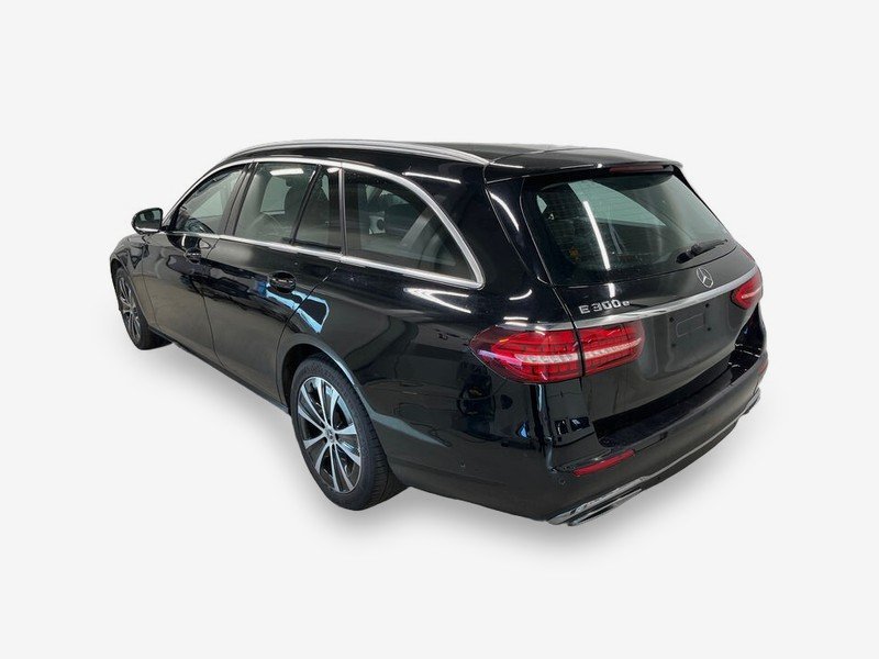 Mercedes-Benz E 300 T e Avantgarde NAVI RFK LED ACC AHK 4