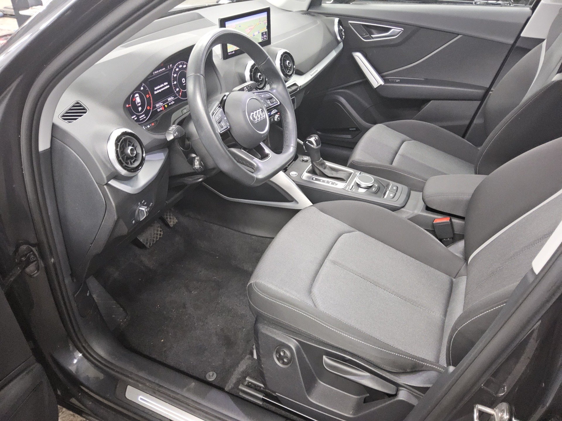 Audi Q2 2.0 TDI Qu. Navi vc Pano LED Sound 8