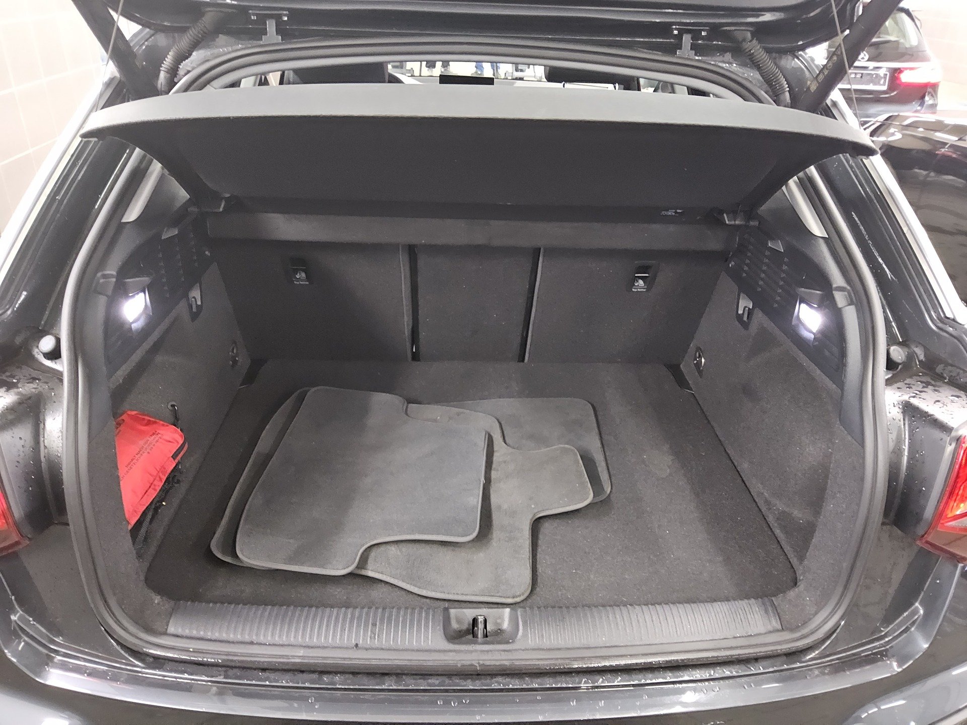 Audi Q2 2.0 TDI Qu. Navi vc Pano LED Sound 12