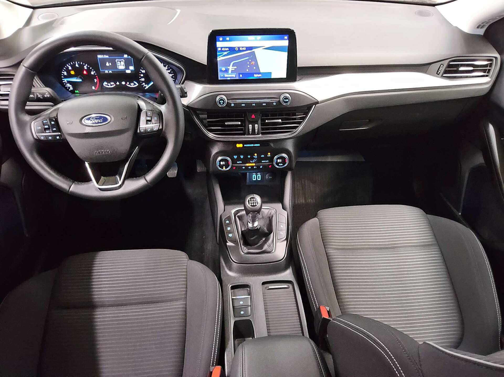 Ford Focus Turnier 1.0 EB Titanium Navi LED RFK PDC 5