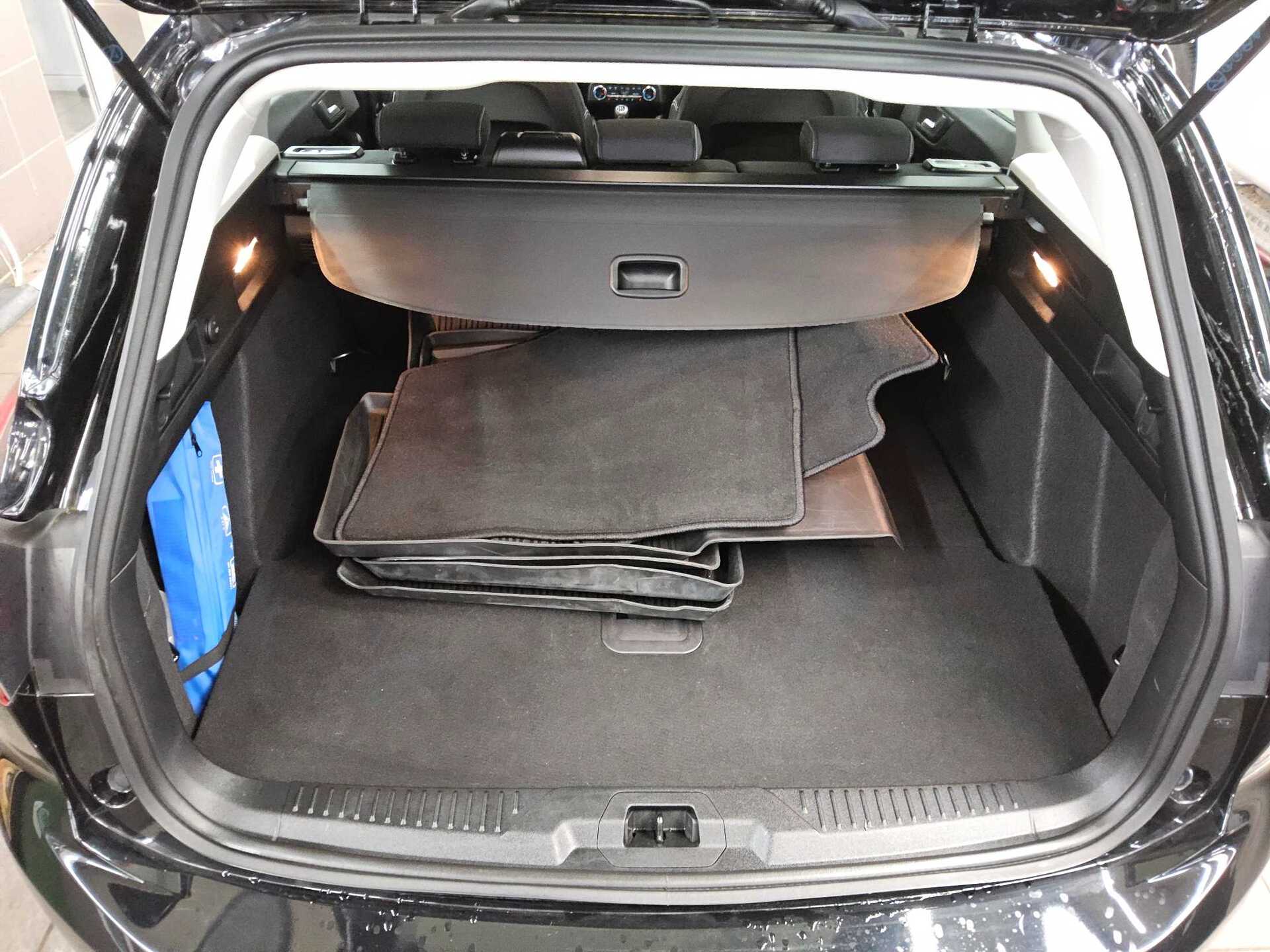 Ford Focus Turnier 1.0 EB Titanium Navi LED RFK PDC 11