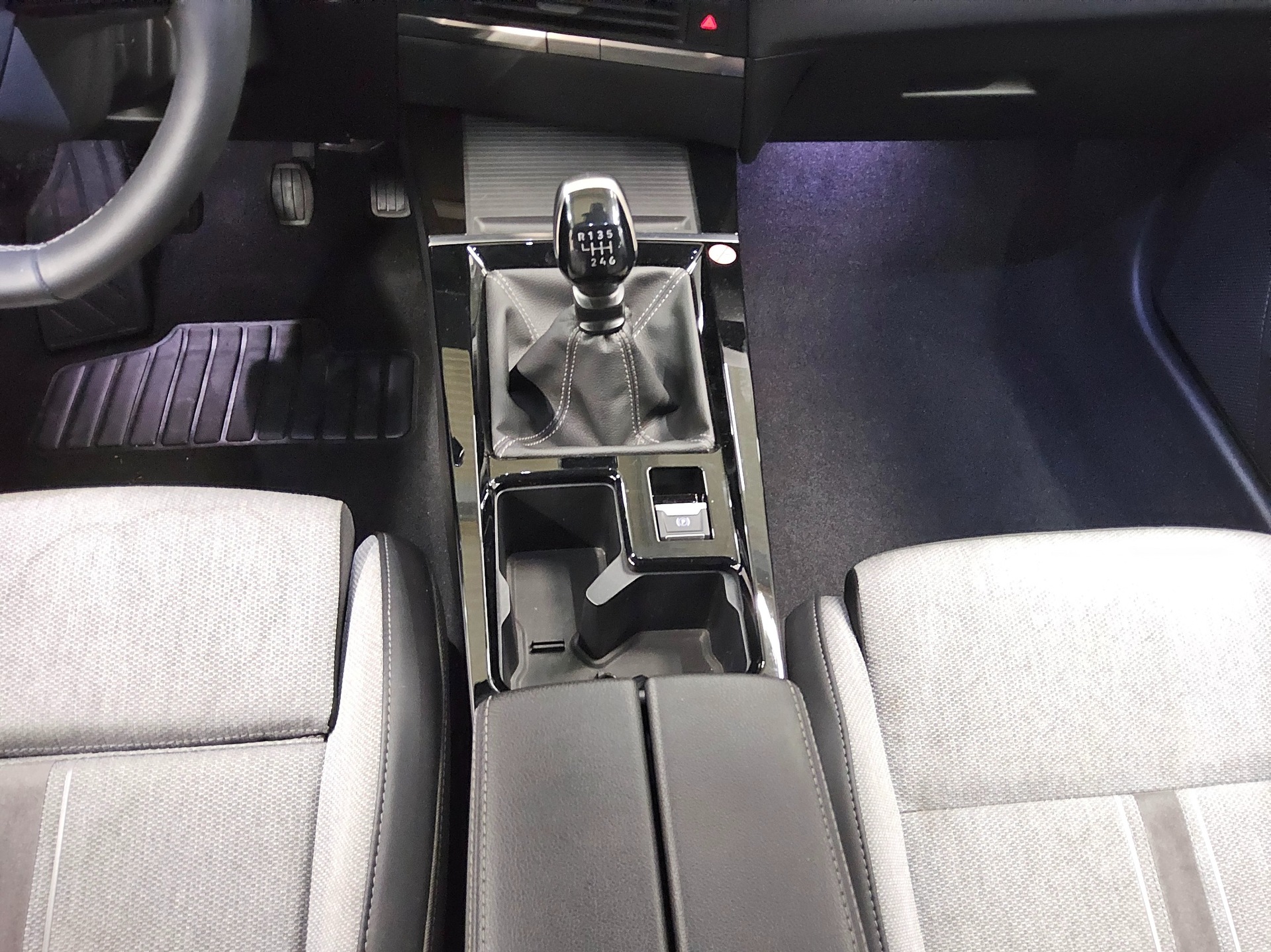 Opel Astra ST 1.5 D Elegance LED RfK T-Leder 6