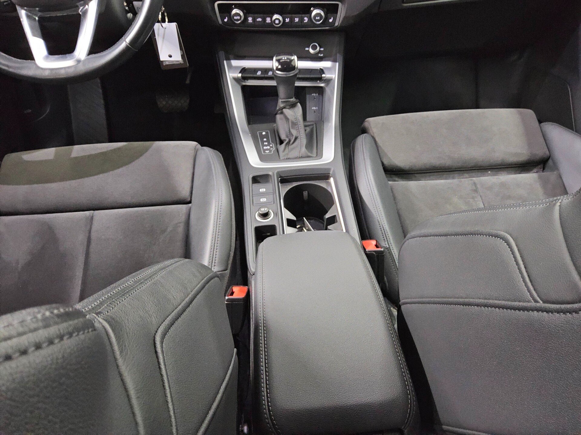 Audi Q3 35 TDI advanced T-Leder Navi Matrix Pano vc 6