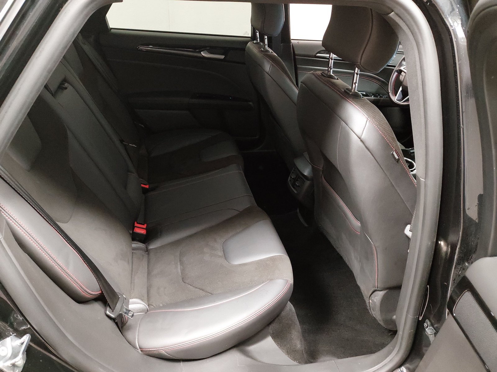 Ford Mondeo Turnier 2.0 EB ST-Line T-Leder Navi LED 12