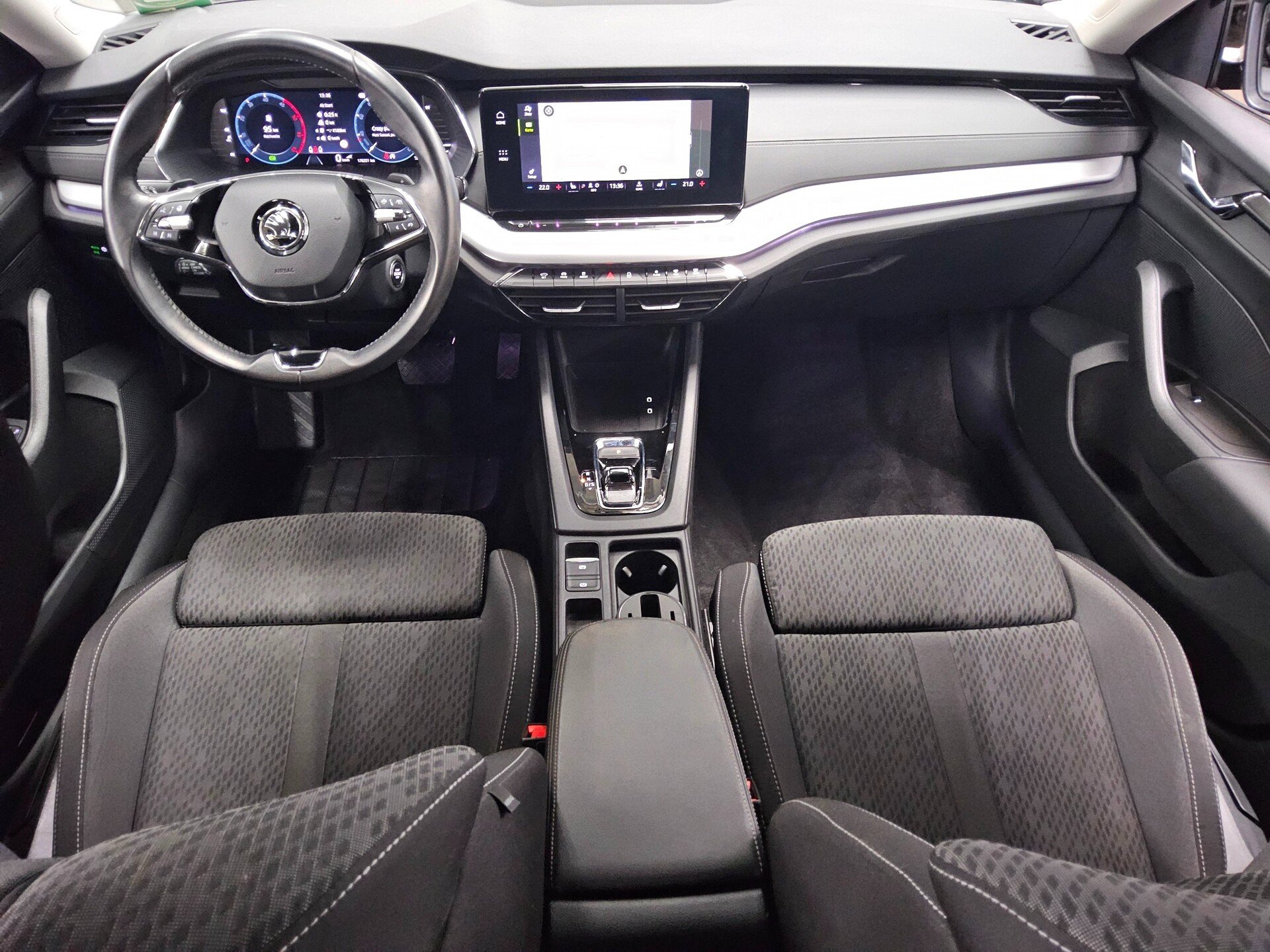 Skoda Octavia Kombi 2.0 TDI Clever Matrix Navi vc RFK 5