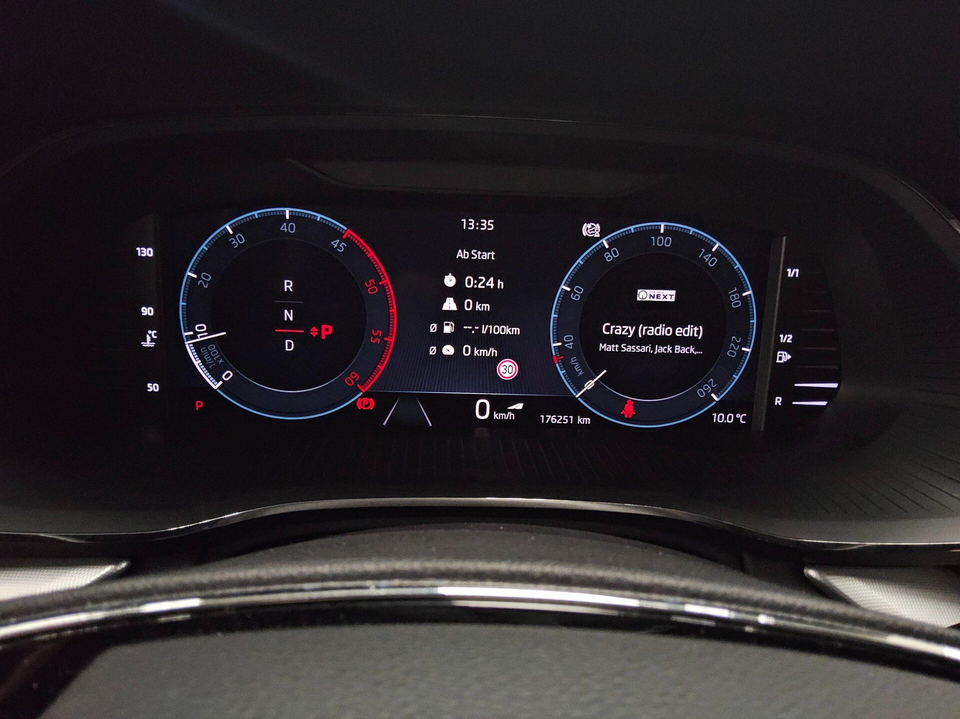 Skoda Octavia Kombi 2.0 TDI Clever Matrix Navi vc RFK 8