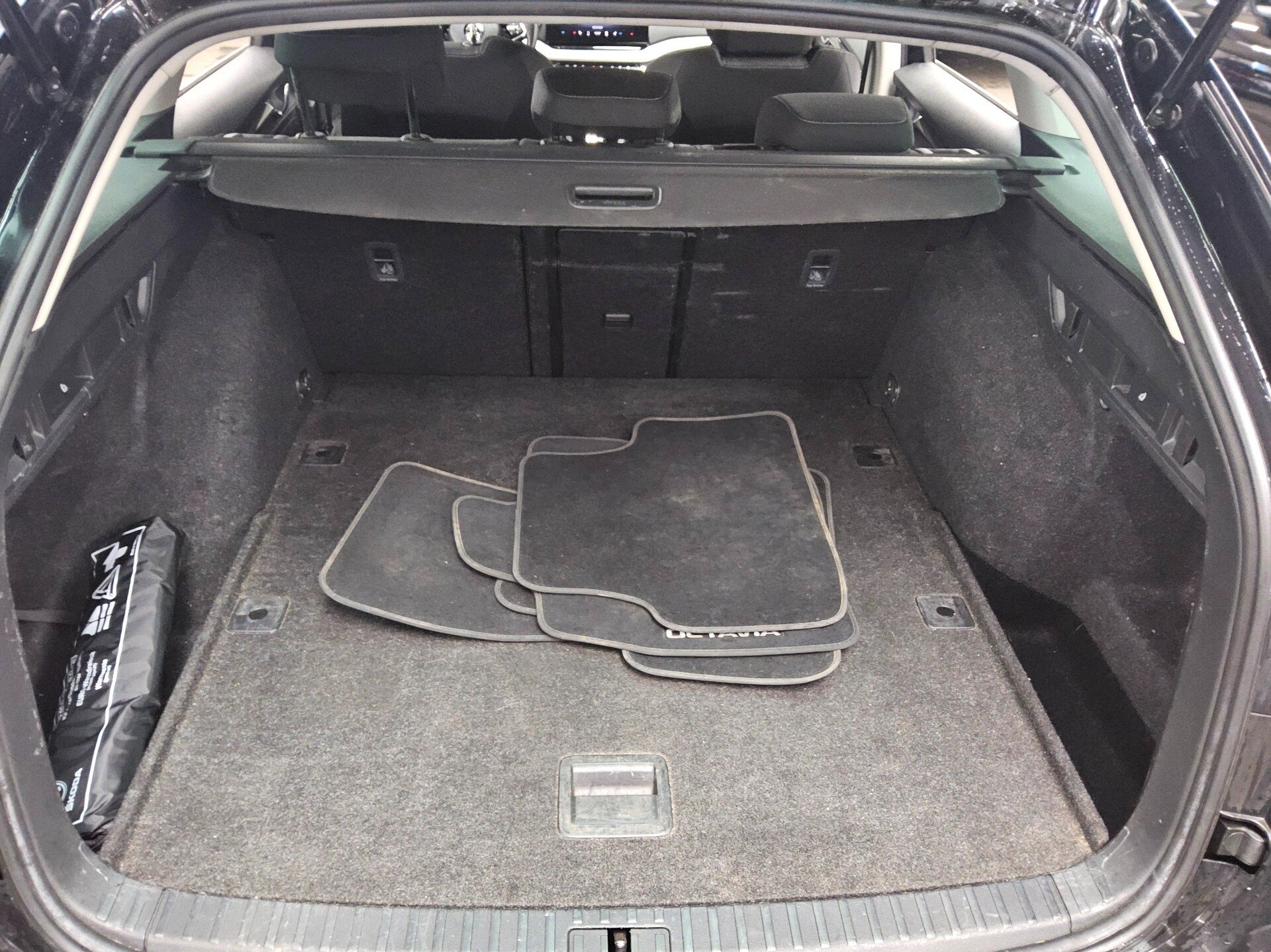 Skoda Octavia Kombi 2.0 TDI Clever Matrix Navi vc RFK 12
