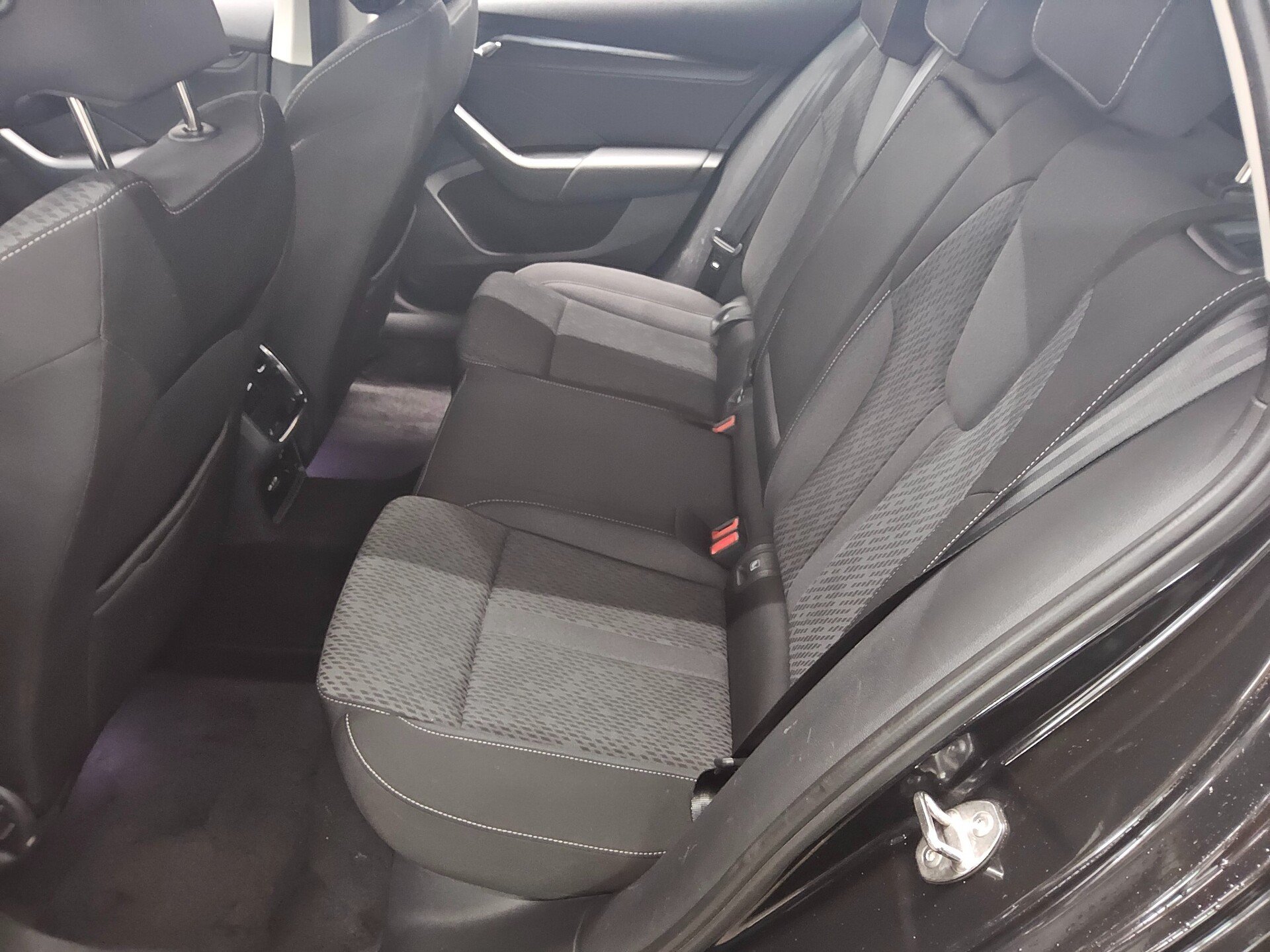 Skoda Octavia Kombi 2.0 TDI Clever Matrix Navi vc RFK 13