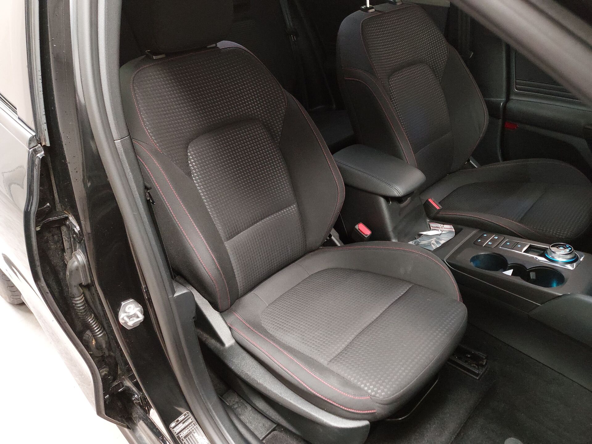 Ford Focus Turnier 2.0 EB ST-Line Navi LED RFK SHZ ACC 11