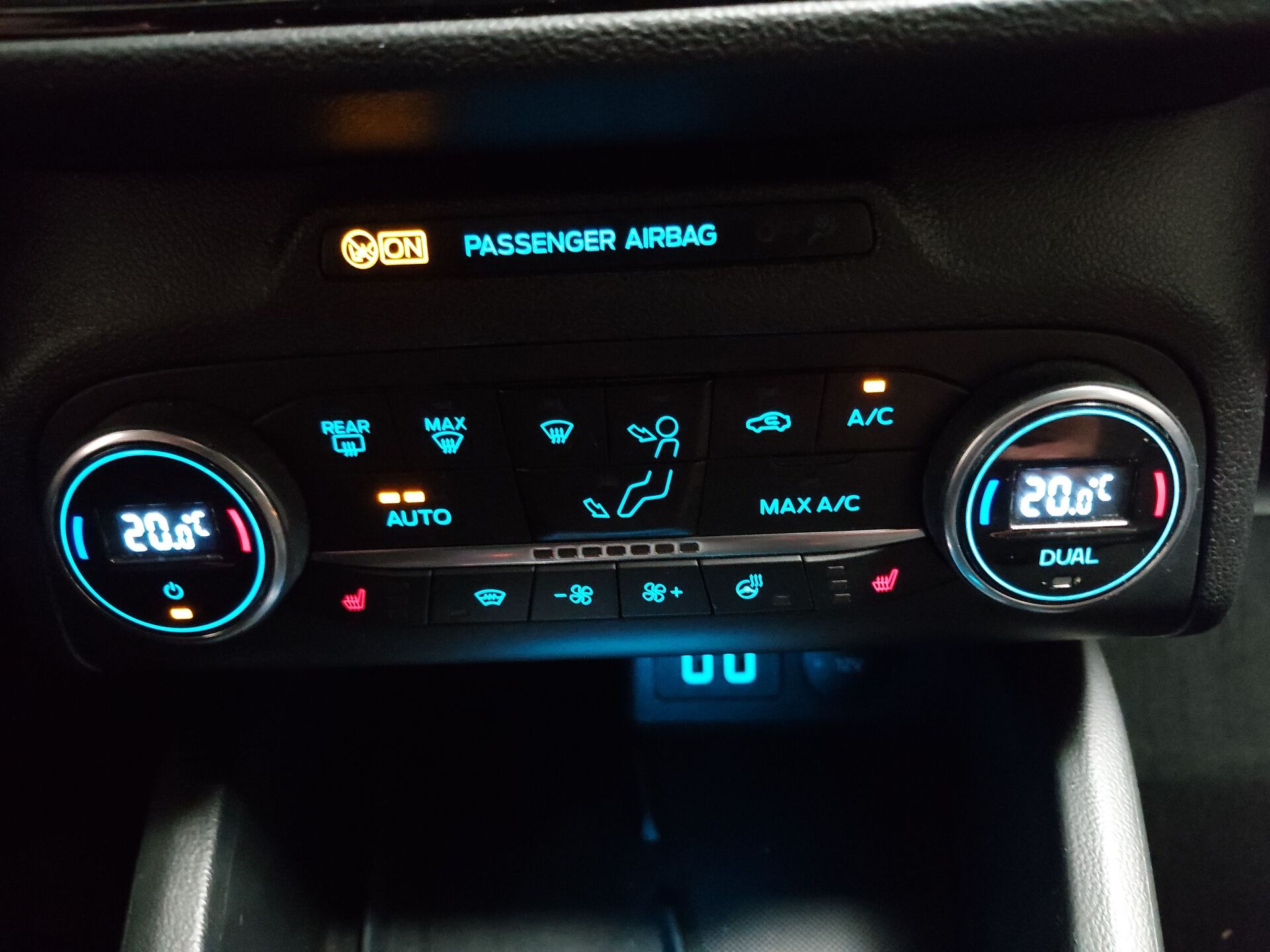 Ford Focus Turnier 2.0 EB ST-Line Navi LED RFK SHZ ACC 20