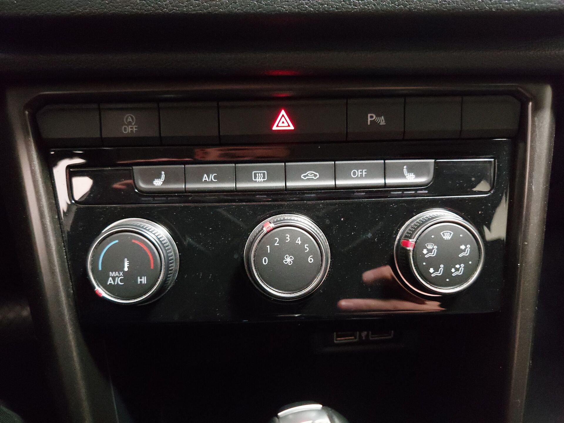 Volkswagen T-Roc 2.0 TDI Style Navi LED AHK PDC ACC 20