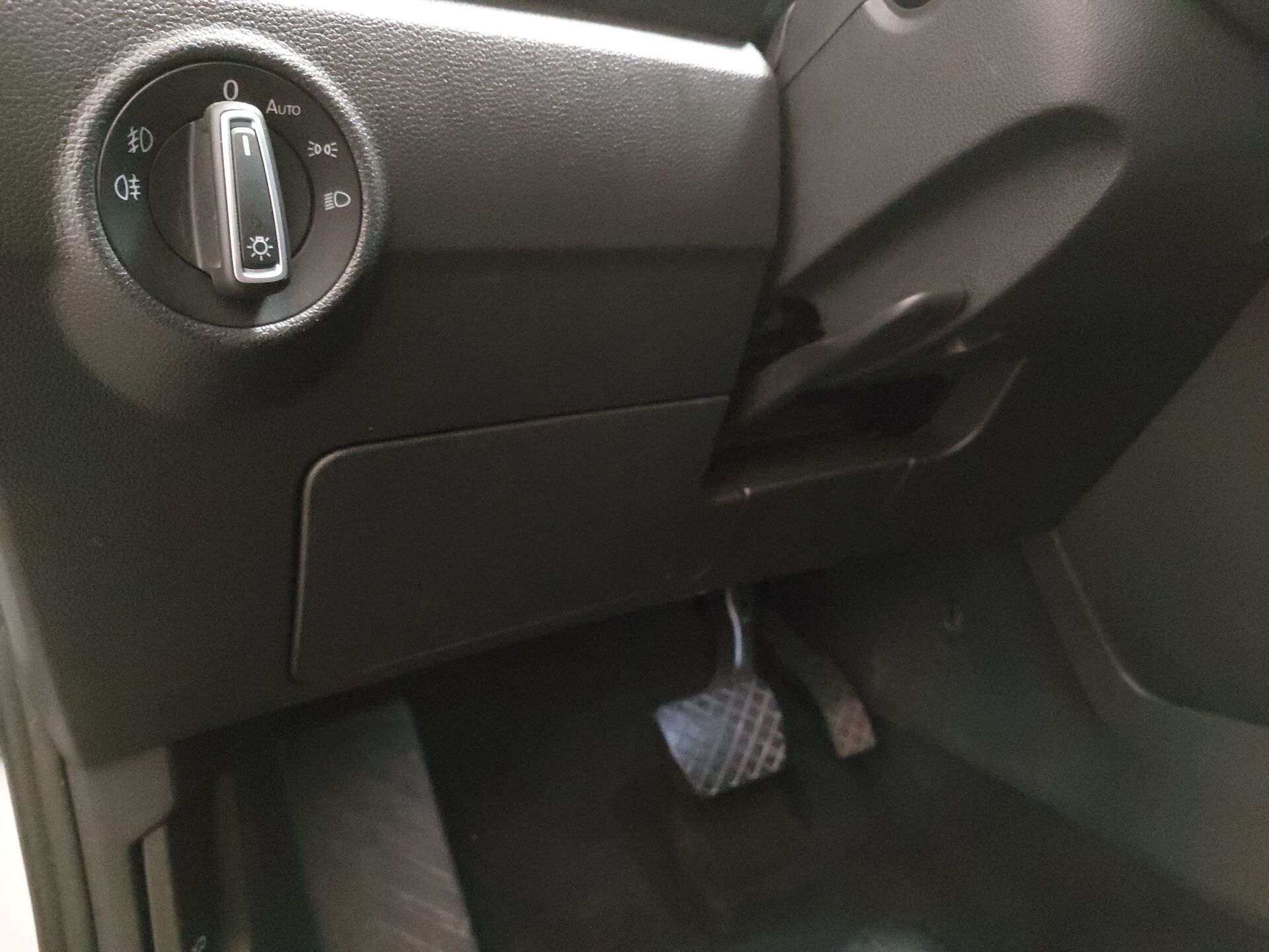 Volkswagen T-Roc 2.0 TDI Style Navi LED AHK PDC ACC 9