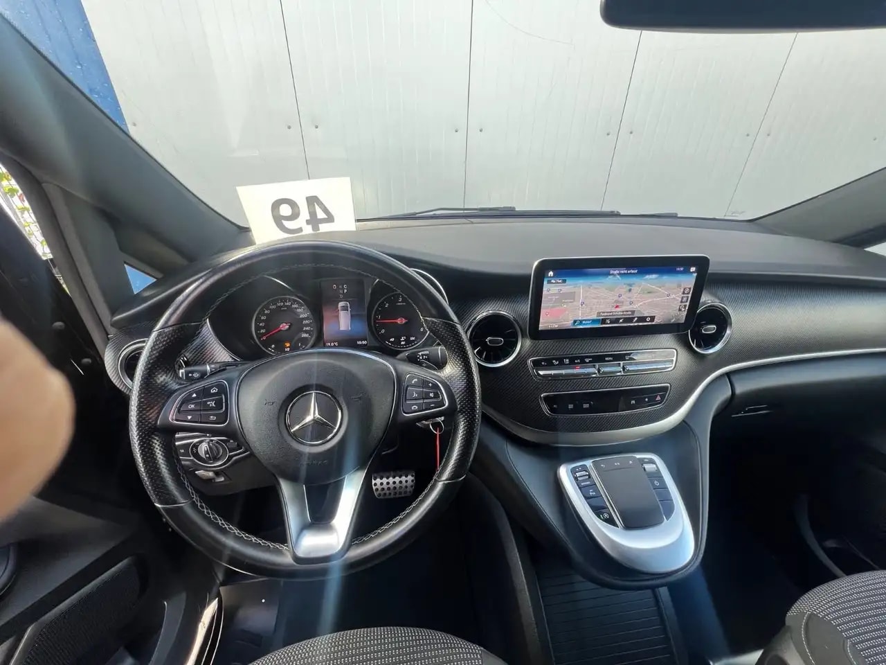 Mercedes-Benz V 220 d 9G KOMPAKT AMG-LINE NIGHPAKET LED AHK 17