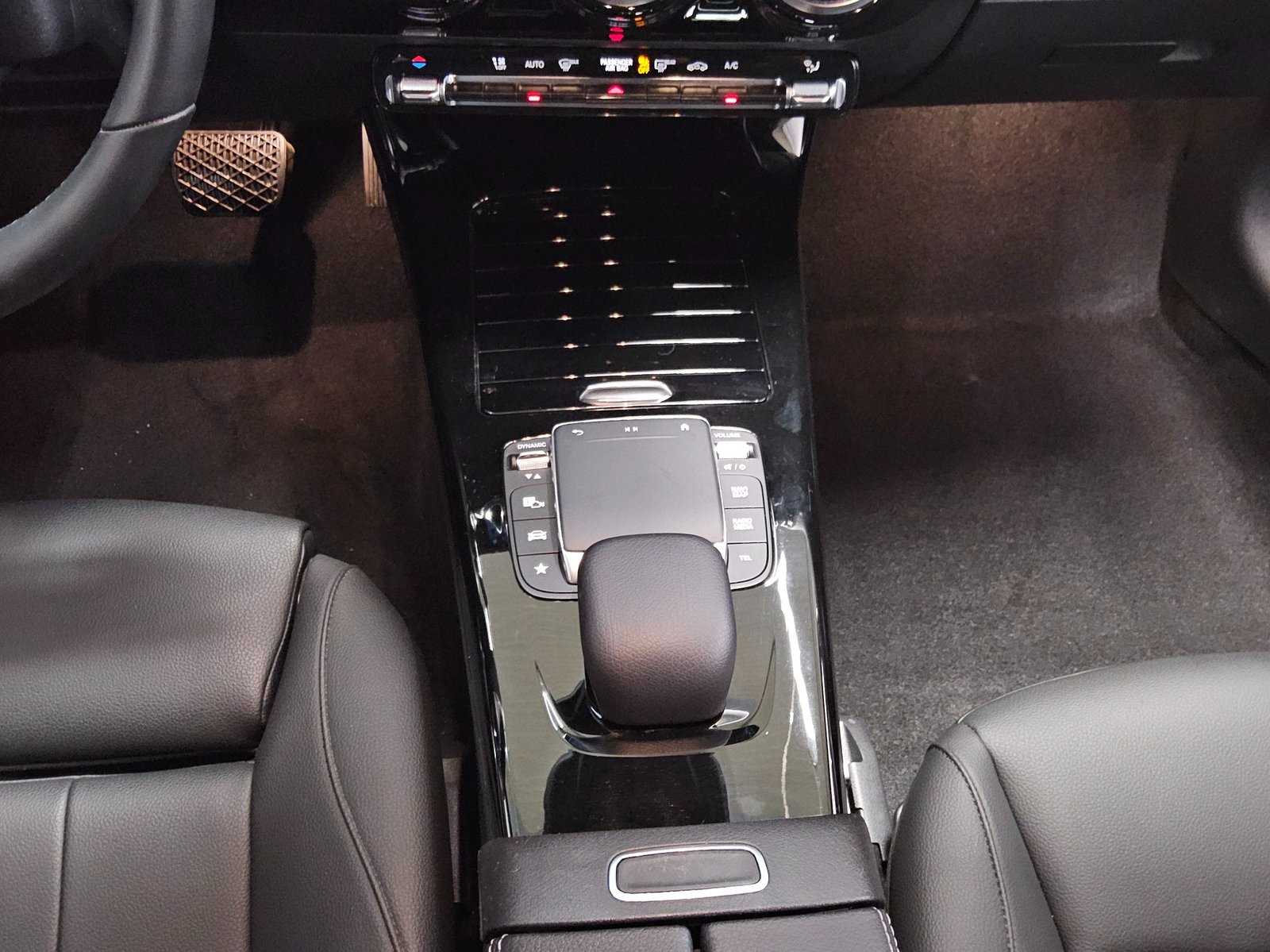 Mercedes-Benz CLA 200 SB Progressive Leder Navi LED AHK Shz 6