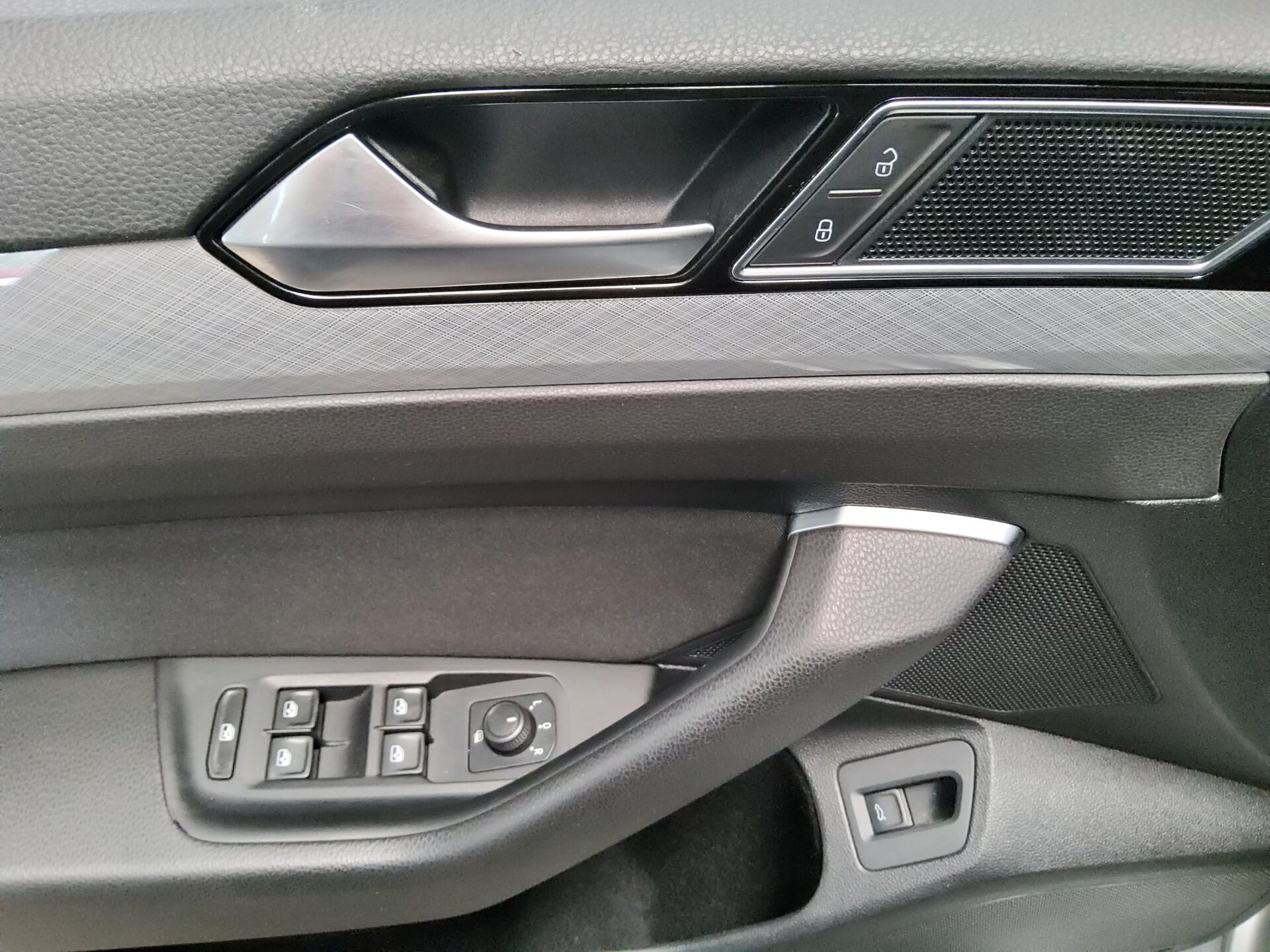 Volkswagen Passat Variant 2.0 TDI Business Navi LED RFK 9