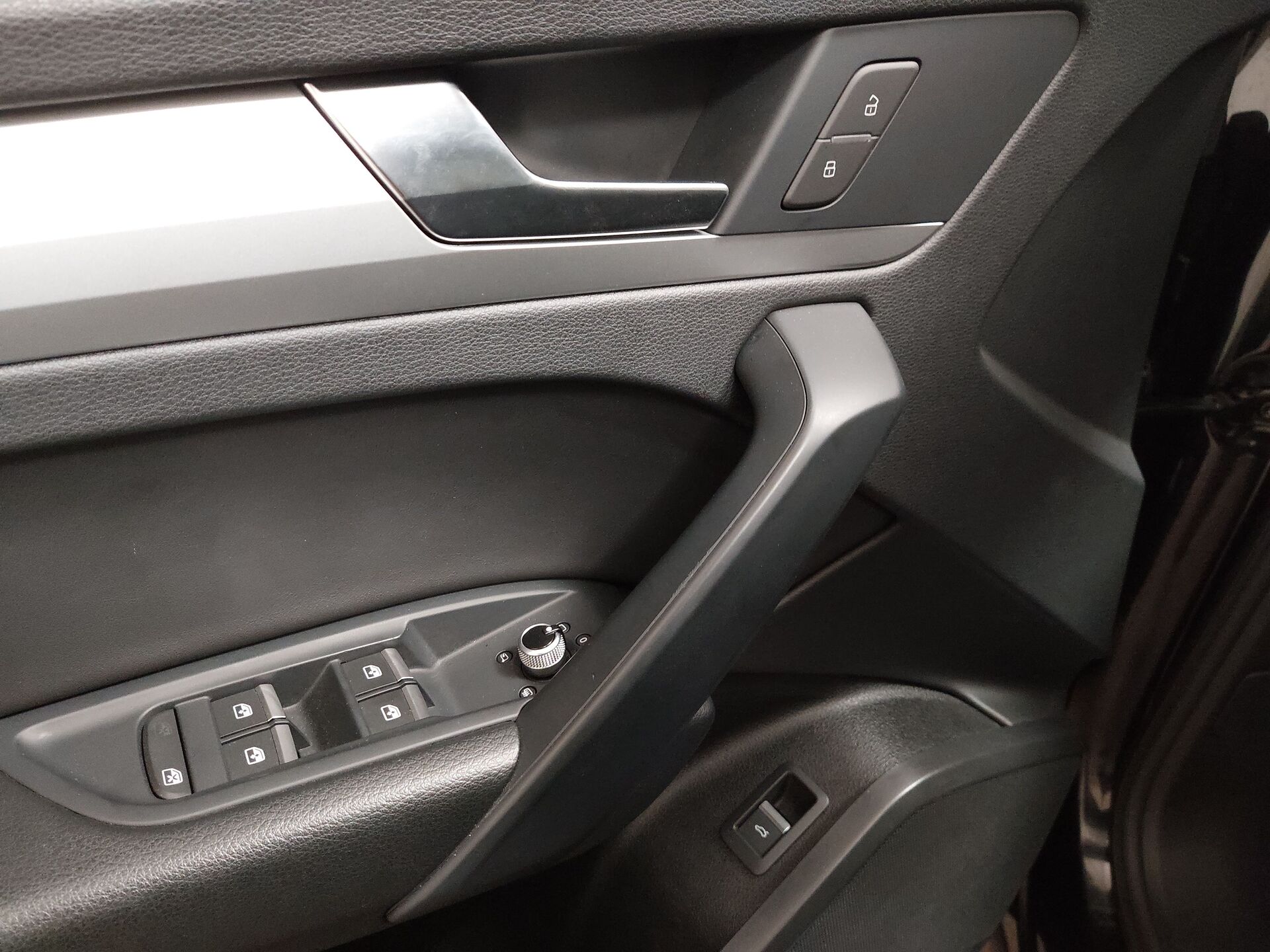 Audi Q5 50 TDI Qu. S-Line PDC AHK LEDER MATRIX PANO 10