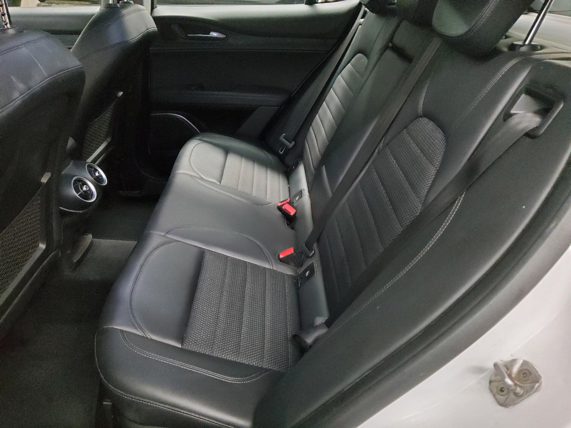 Alfa Romeo Stelvio 2.2 JTDM 12