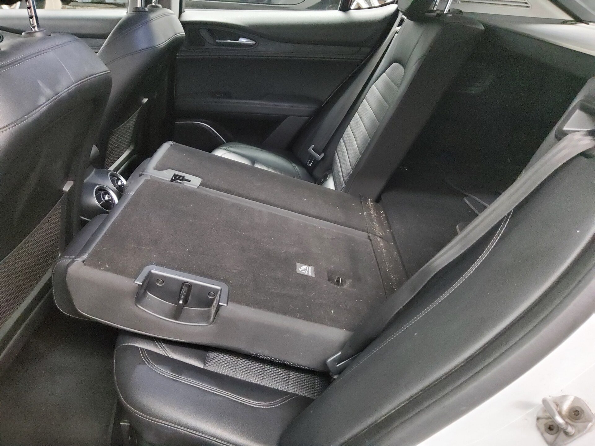 Alfa Romeo Stelvio 2.2 JTDM 13