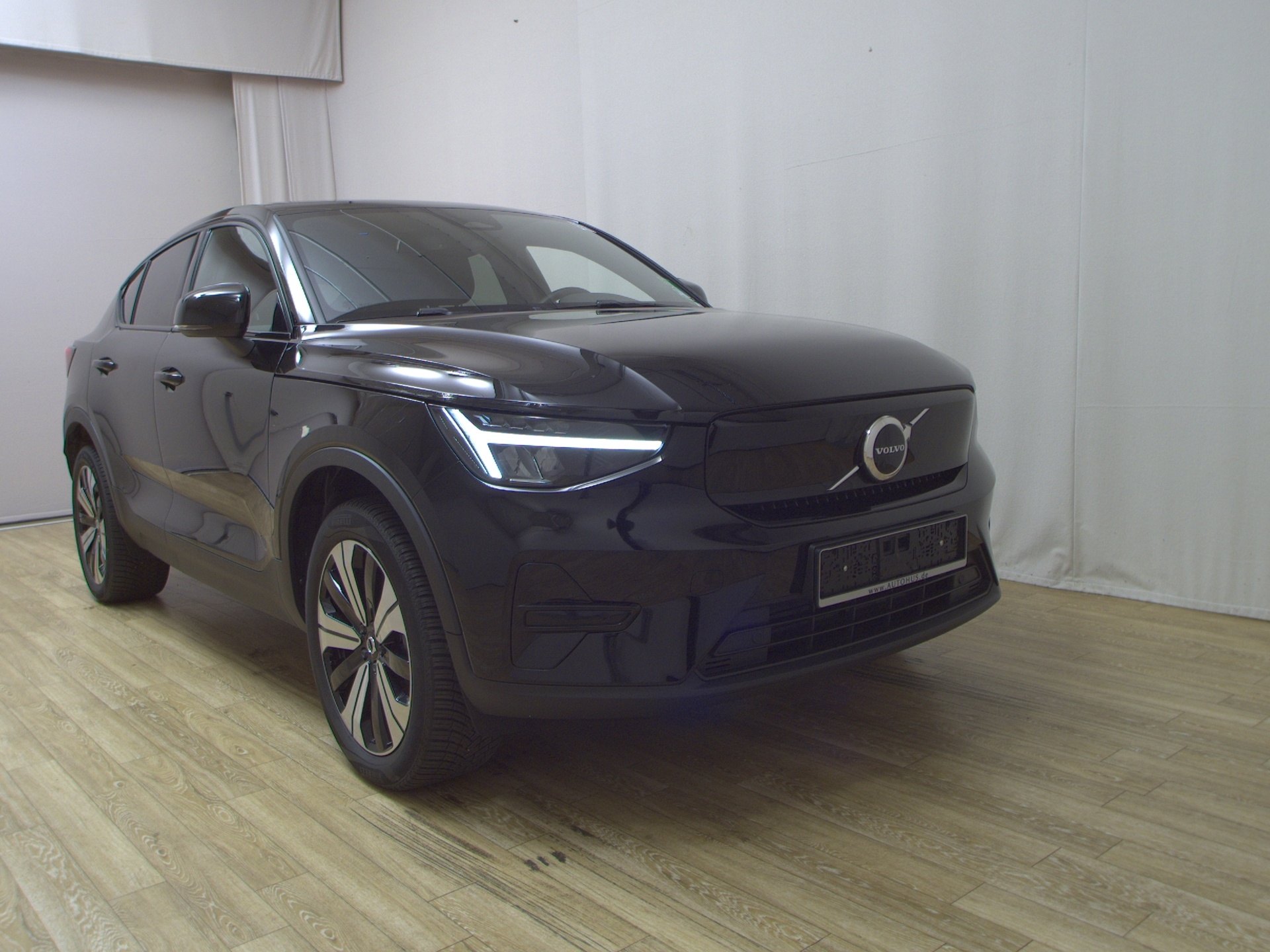 Volvo C40 Recharge Pure Navi LED Pano Kamera 3