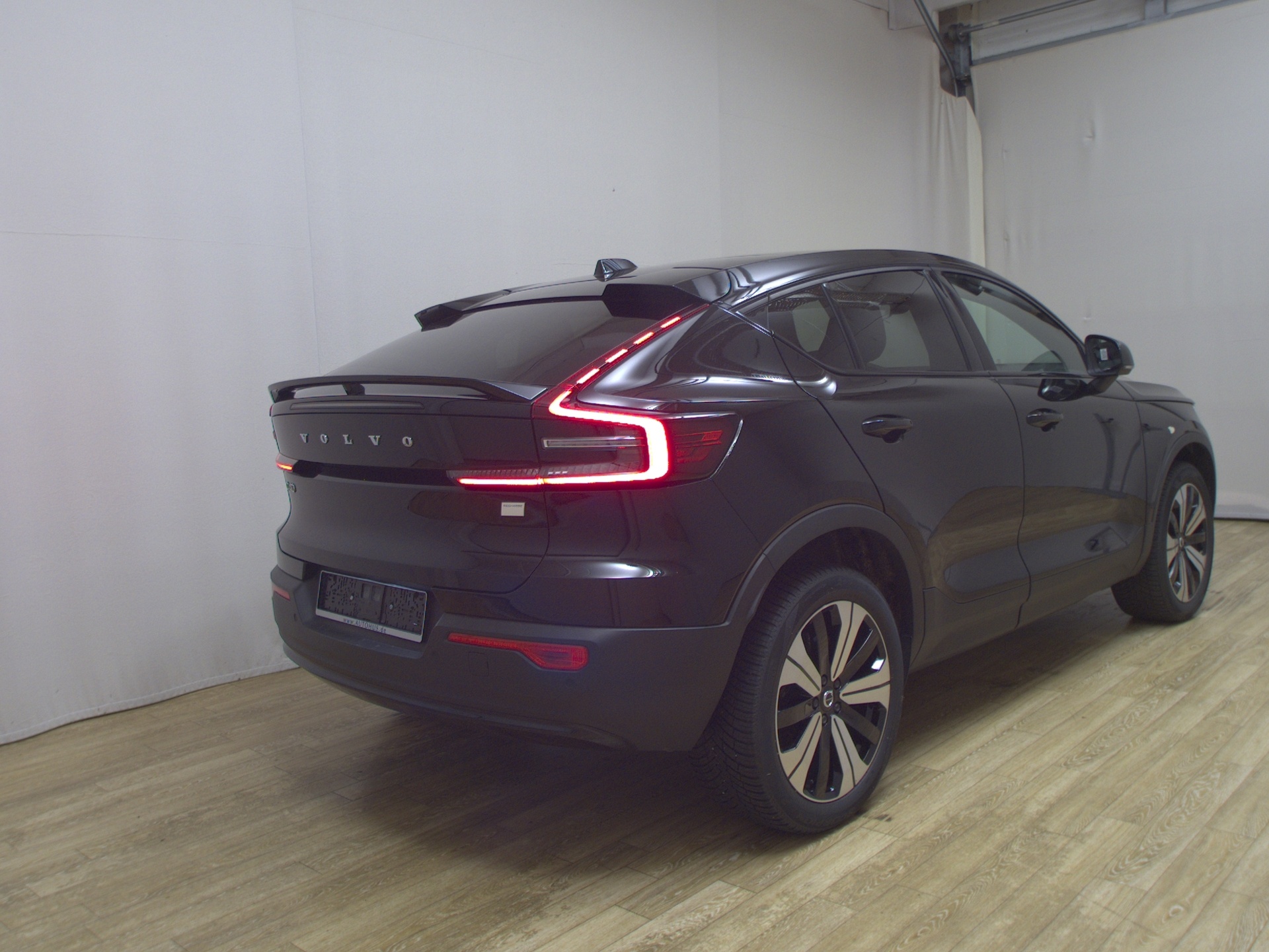Volvo C40 Recharge Pure Navi LED Pano Kamera 4