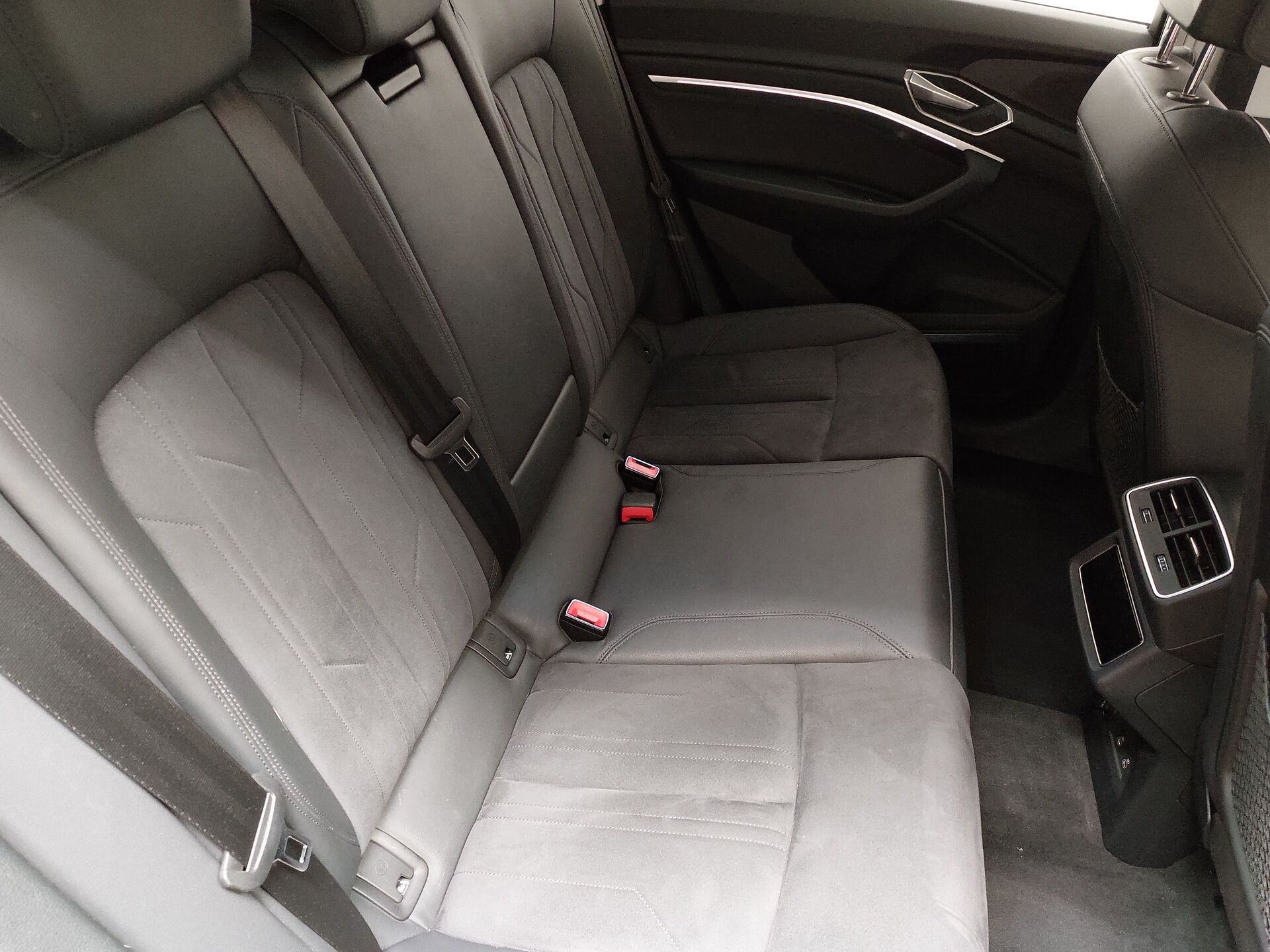 Audi e-tron 55 Qu. advanced Navi LED 13