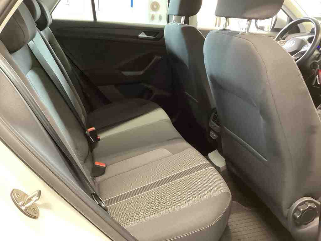 Volkswagen T-Roc 1.0 TSI Life NAVI KLIMAAUT SHZ RFK LED 6