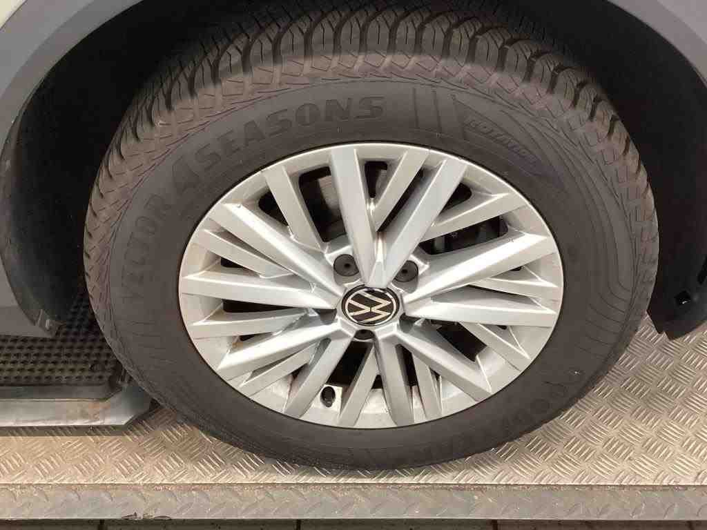 Volkswagen T-Roc 1.0 TSI Life NAVI KLIMAAUT SHZ RFK LED 12