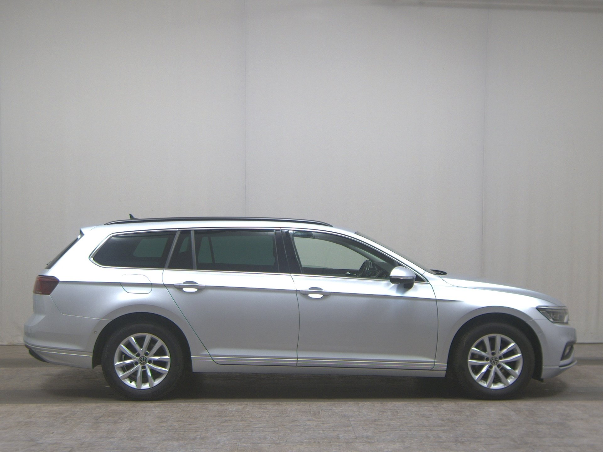 Volkswagen Passat Var. 2.0 TDI Business Navi Matrix RFK AHK