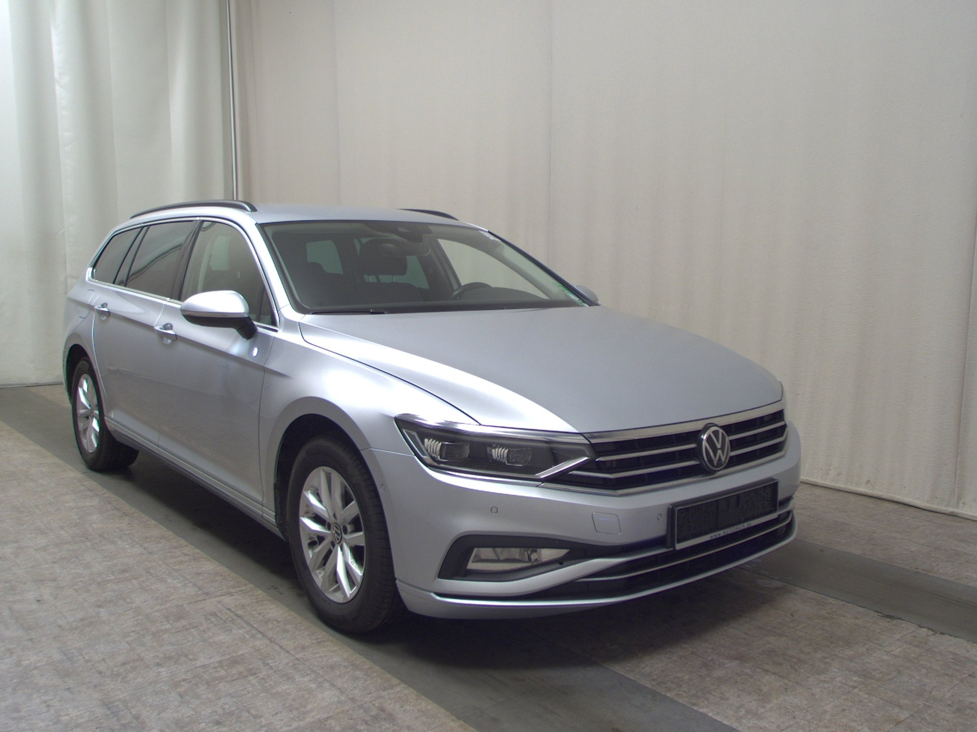 Volkswagen Passat Var. 2.0 TDI Business Navi Matrix RFK AHK 3