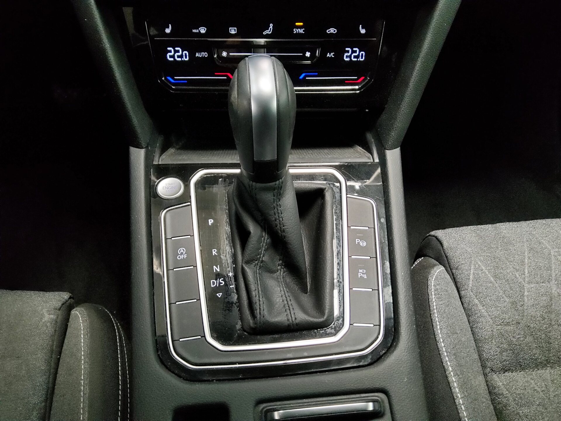 Volkswagen Passat Var. 2.0 TDI Business Navi Matrix RFK AHK 6