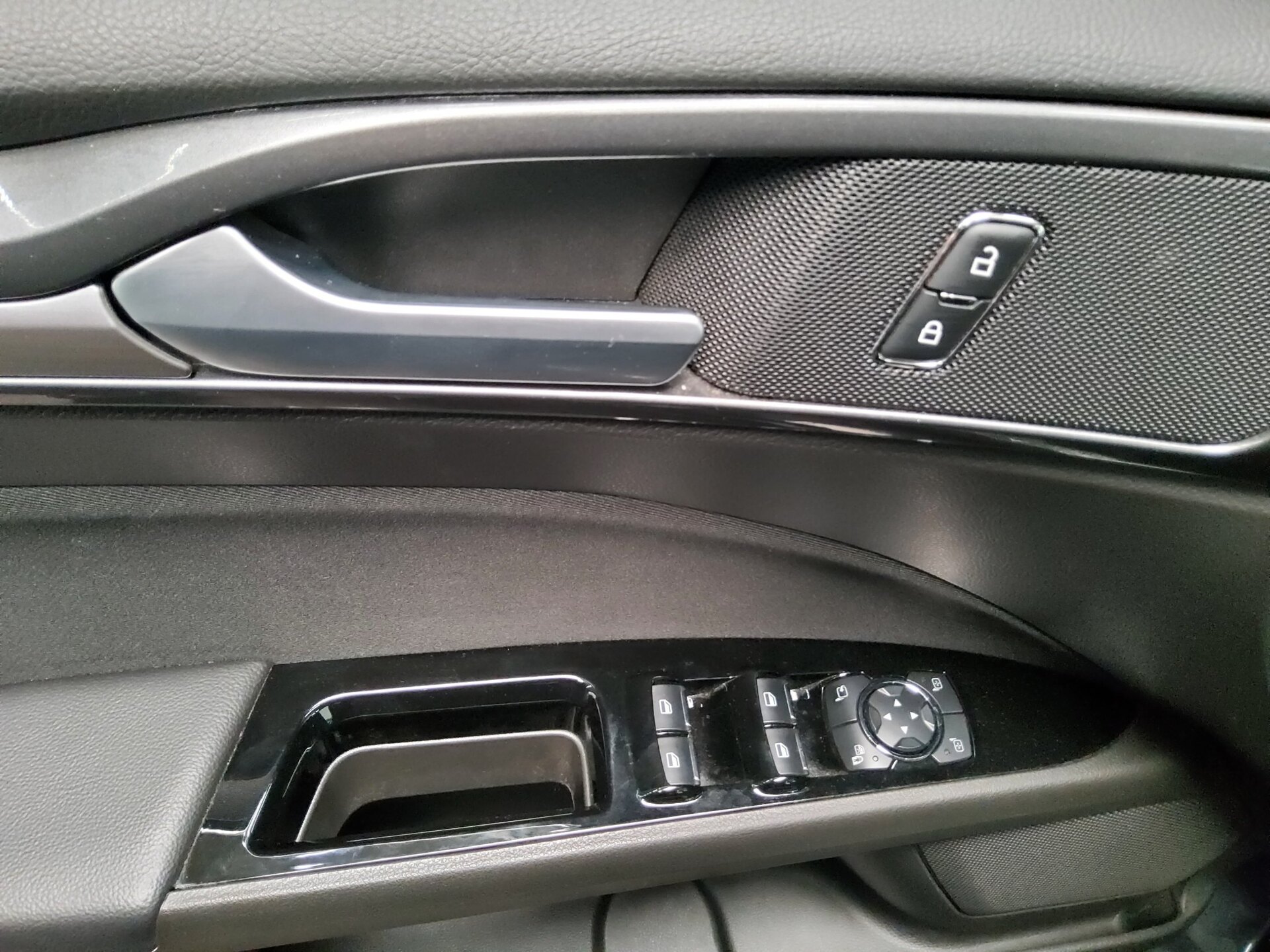 Ford Mondeo Turnier 2.0 EB Titanium Navi LED AHK ACC 6