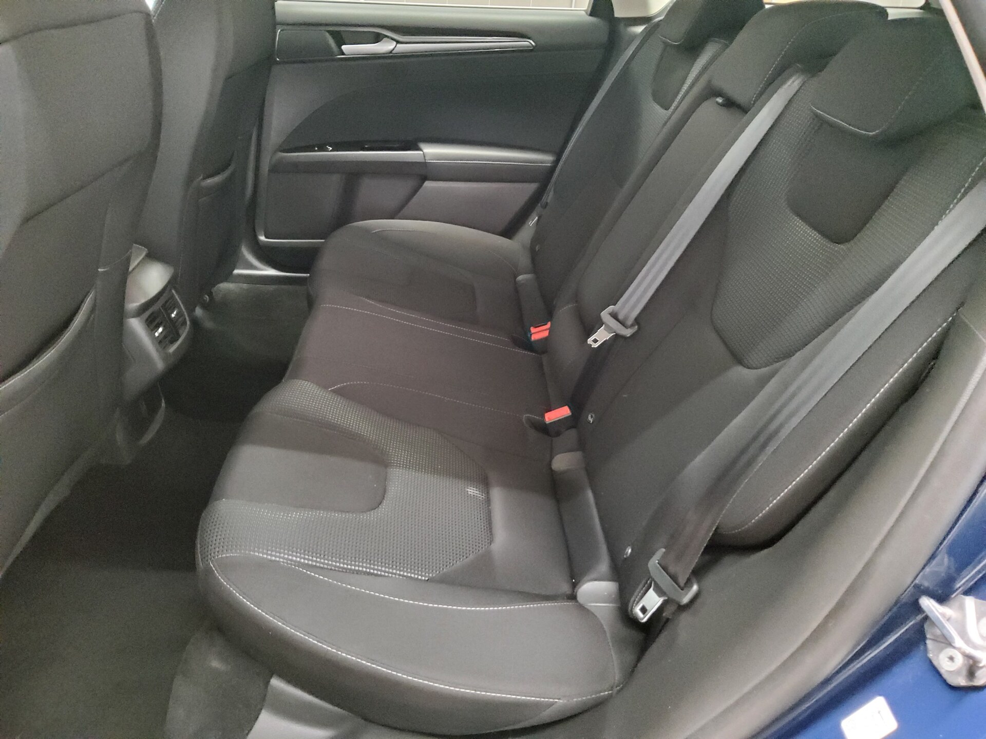 Ford Mondeo Turnier 2.0 EB Titanium Navi LED AHK ACC 10