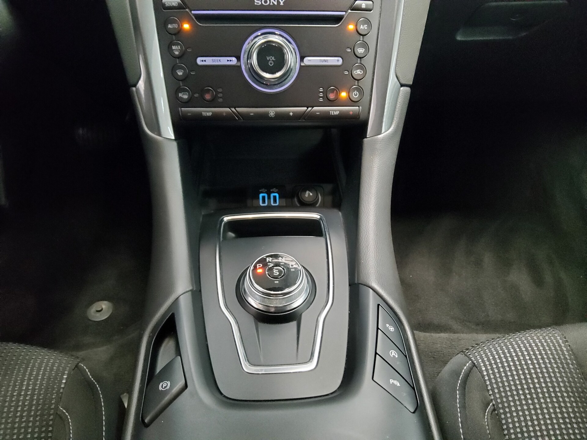 Ford Mondeo Turnier 2.0 EB Titanium Navi LED AHK ACC 3