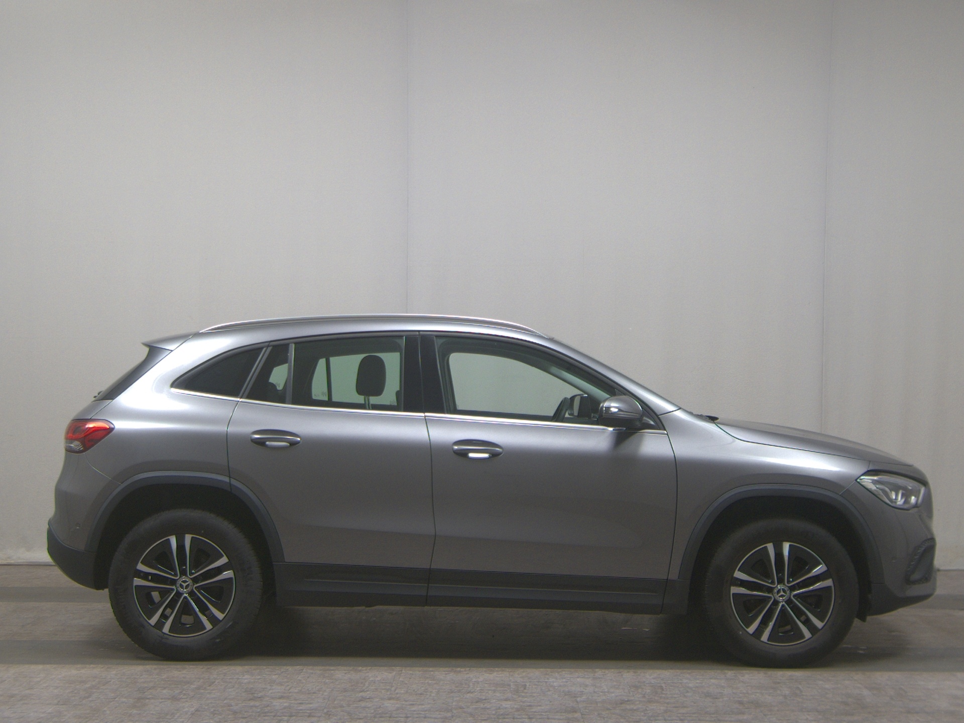 Mercedes-Benz GLA 180 d Style T-Leder Navi LED RFK PDC