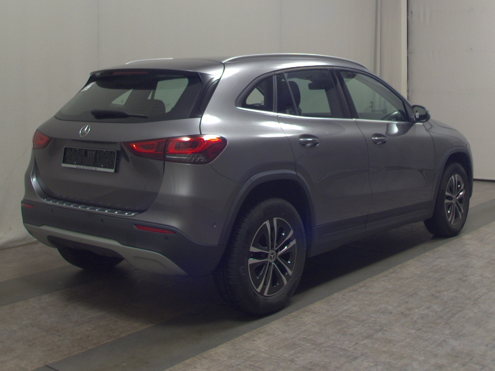 Mercedes-Benz GLA 180 d Style T-Leder Navi LED RFK PDC 4