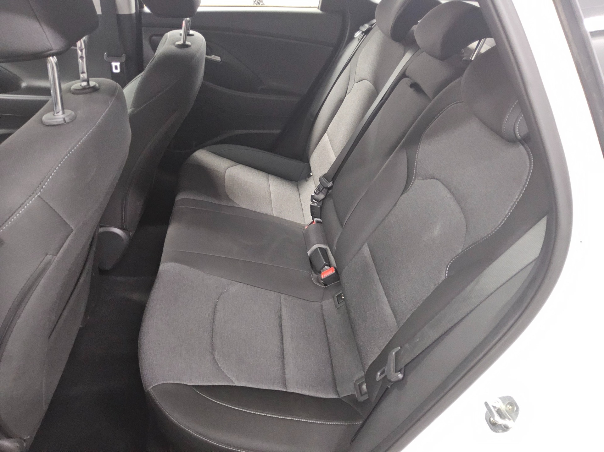 Hyundai i30 1.6 CRDI Trend Navi LED RfK PDC Shz Tempomat 12