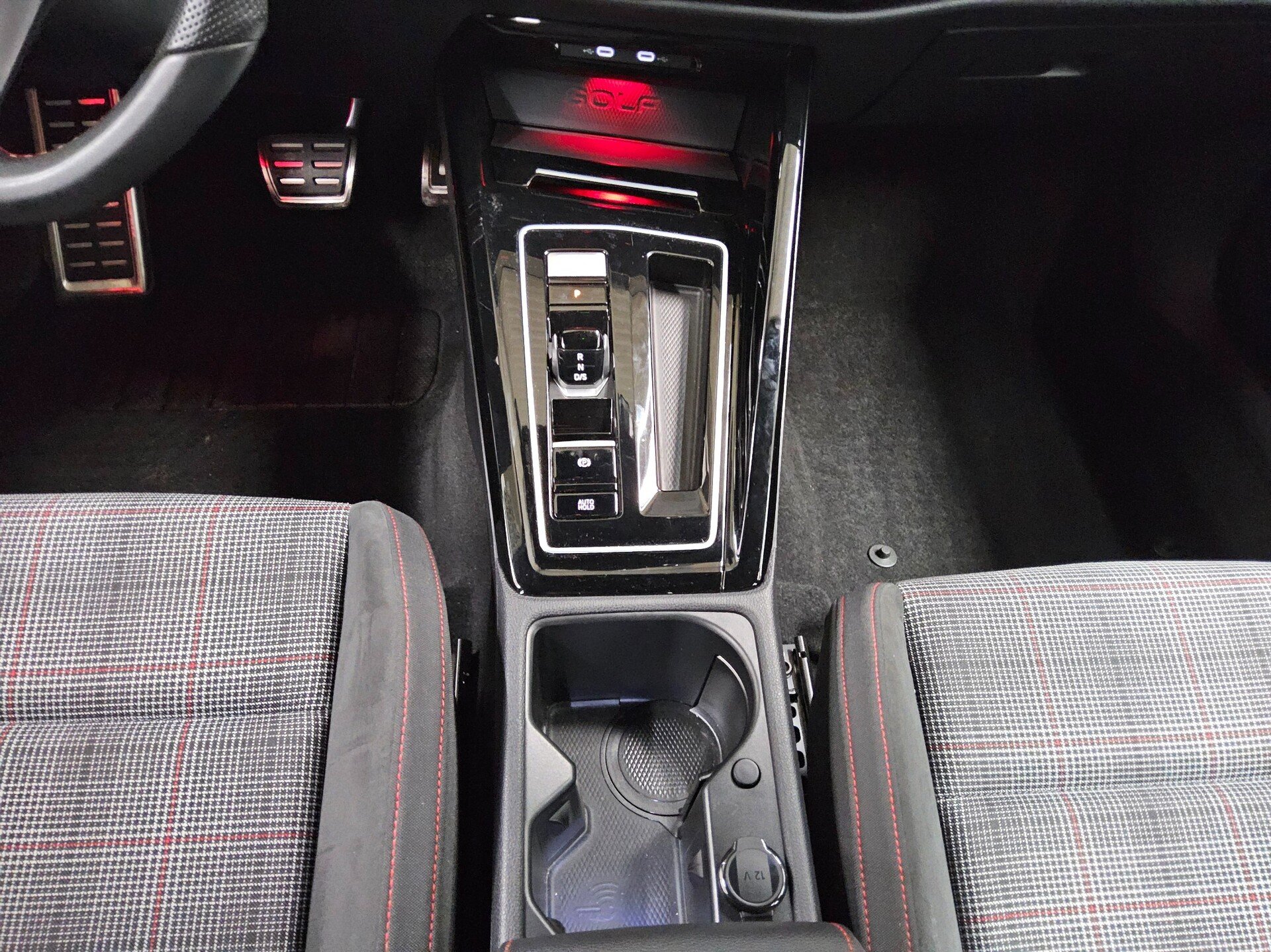 Volkswagen Golf-8 2.0 TSI GTI LED+ DC 6