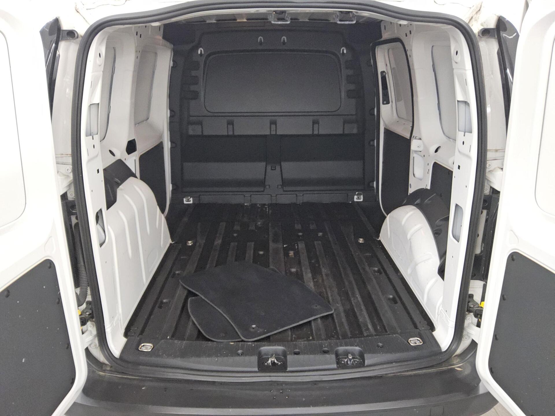 Volkswagen Caddy Cargo 2.0 TDI Kasten DAB+ AHK 11