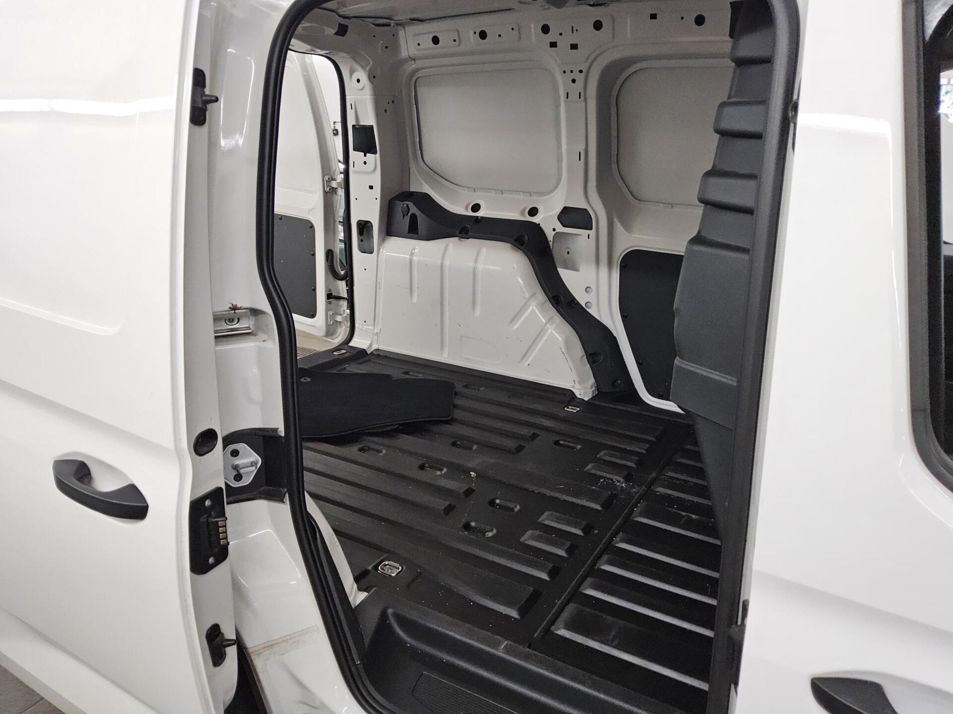 Volkswagen Caddy Cargo 2.0 TDI Kasten DAB+ AHK 12