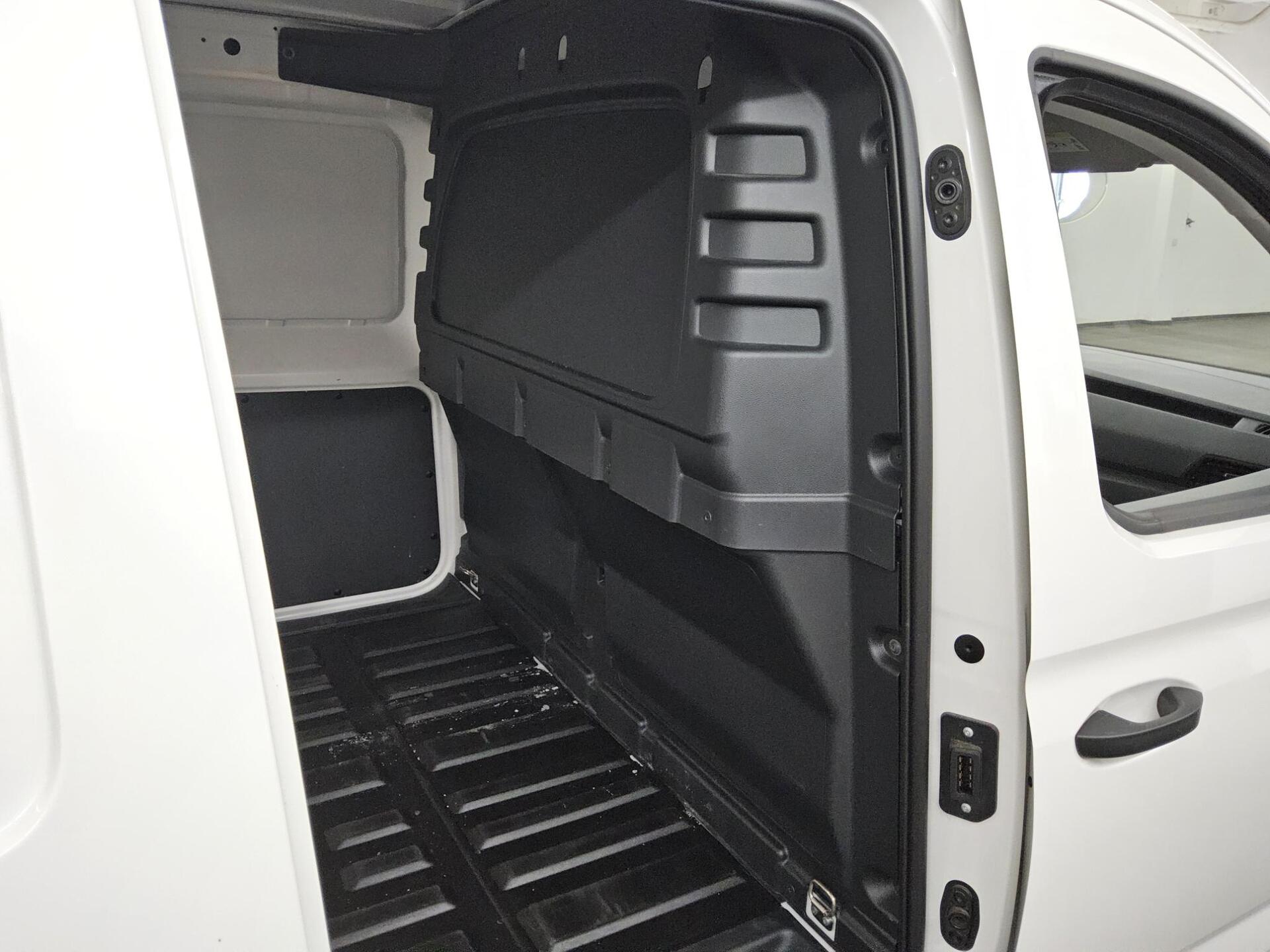Volkswagen Caddy Cargo 2.0 TDI Kasten DAB+ AHK 13