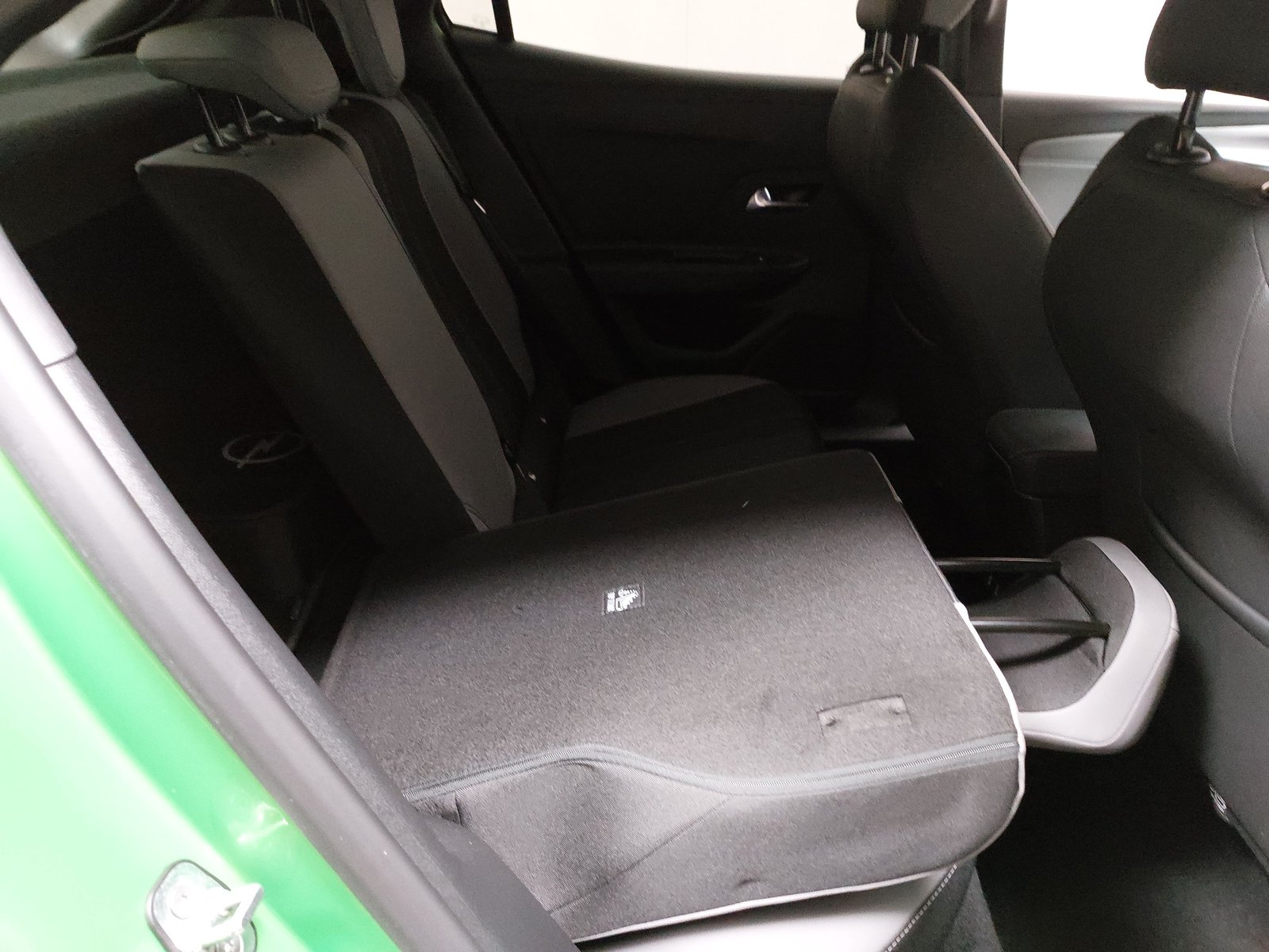 Opel Mokka-e Elegance NAVI CARPLAY ANDROID KLIMAAUT PDC 11
