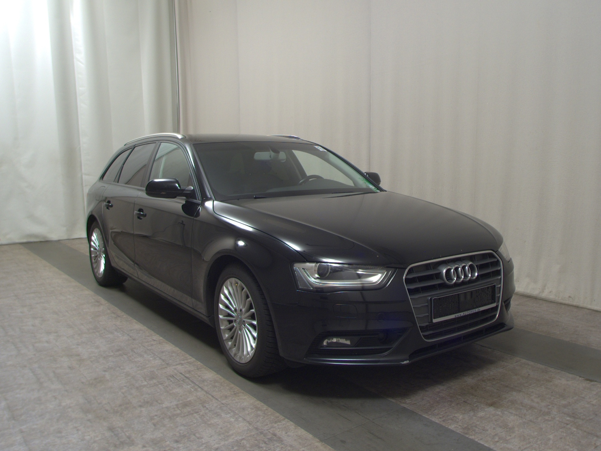 Audi A4 Avant 2.0 TDI Ambition Navi Xenon HU 04/28 3