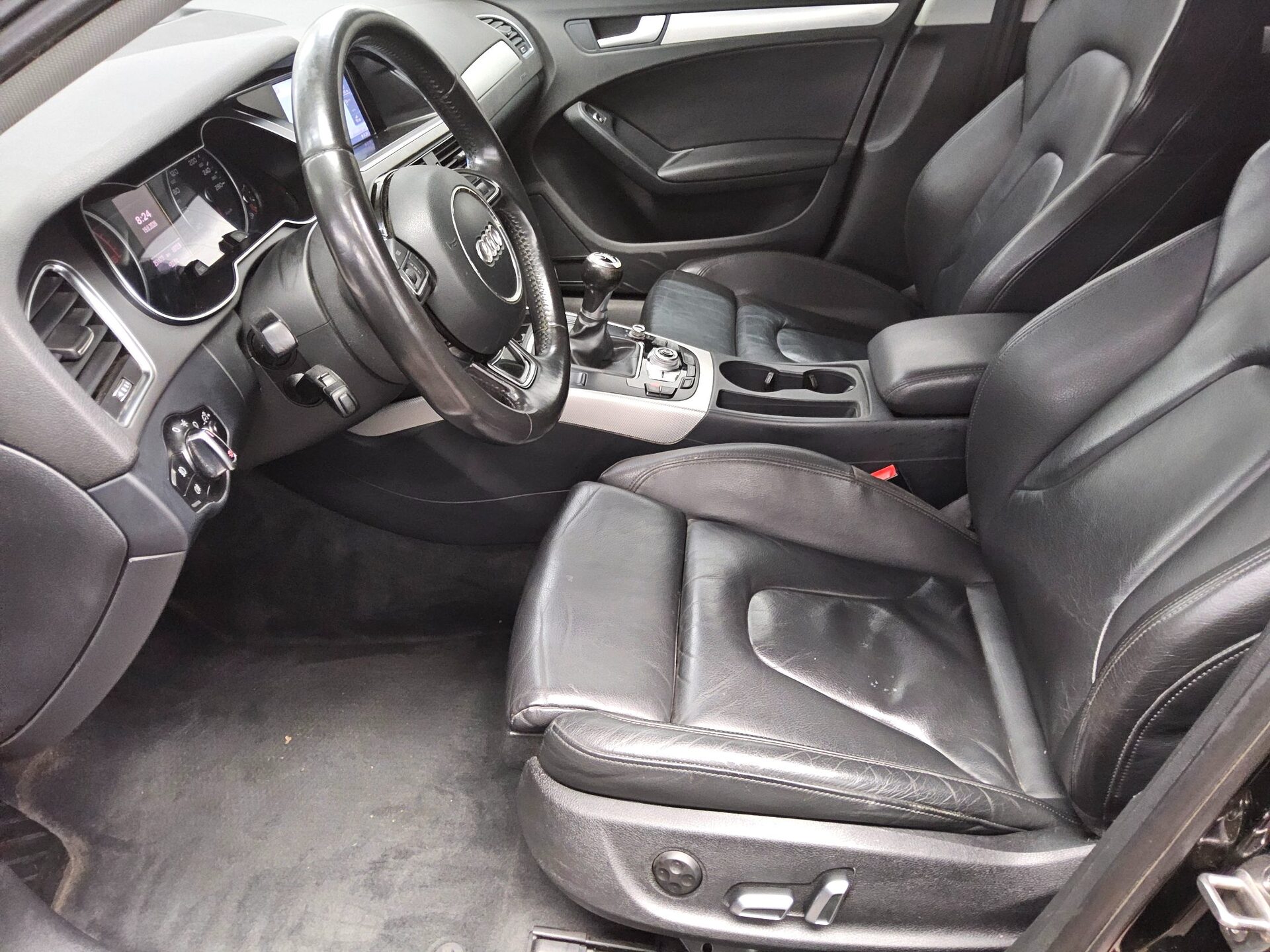 Audi A4 Avant 2.0 TDI Ambition Navi Xenon HU 04/28 8