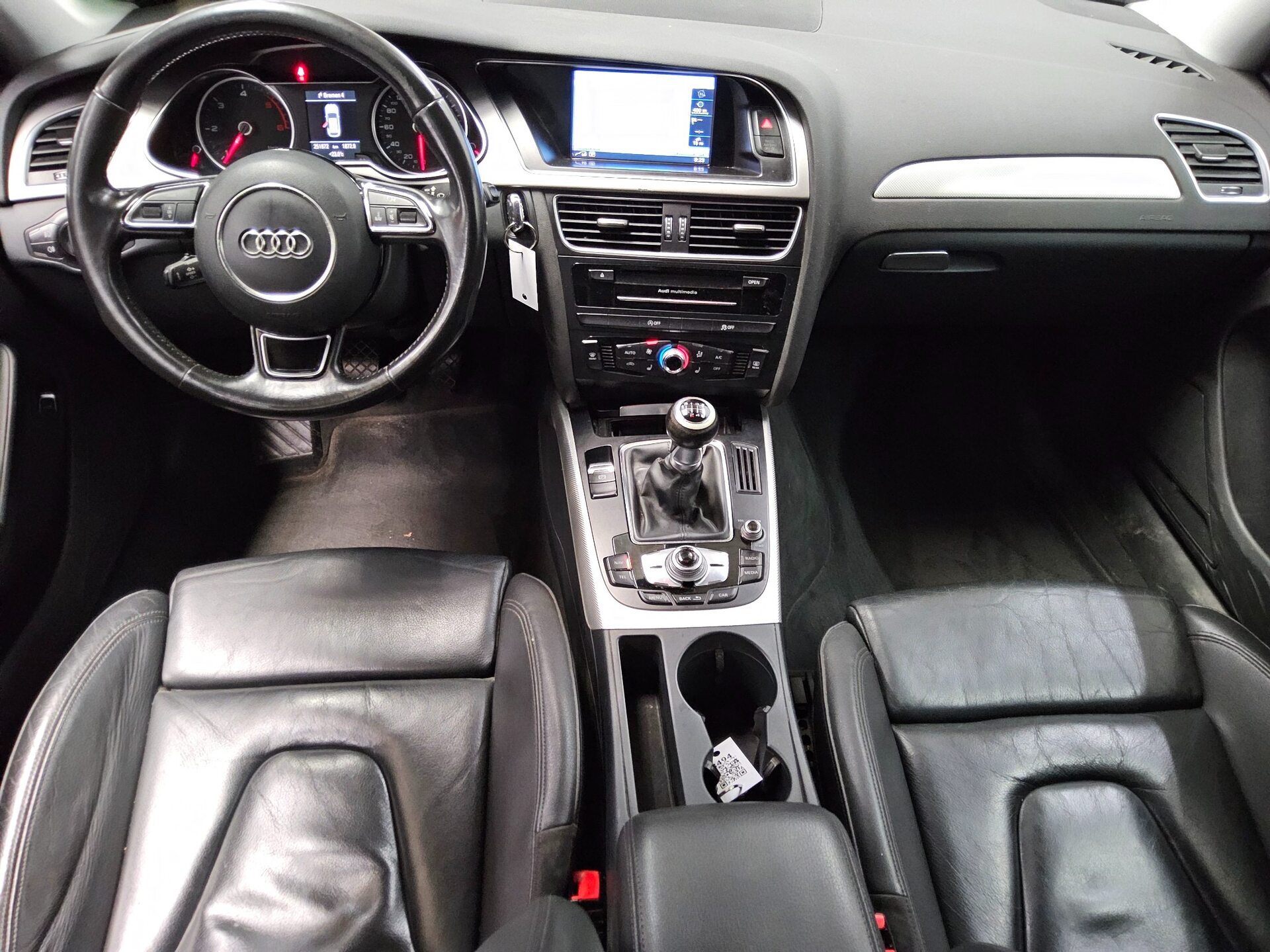 Audi A4 Avant 2.0 TDI Ambition Navi Xenon HU 04/28 5