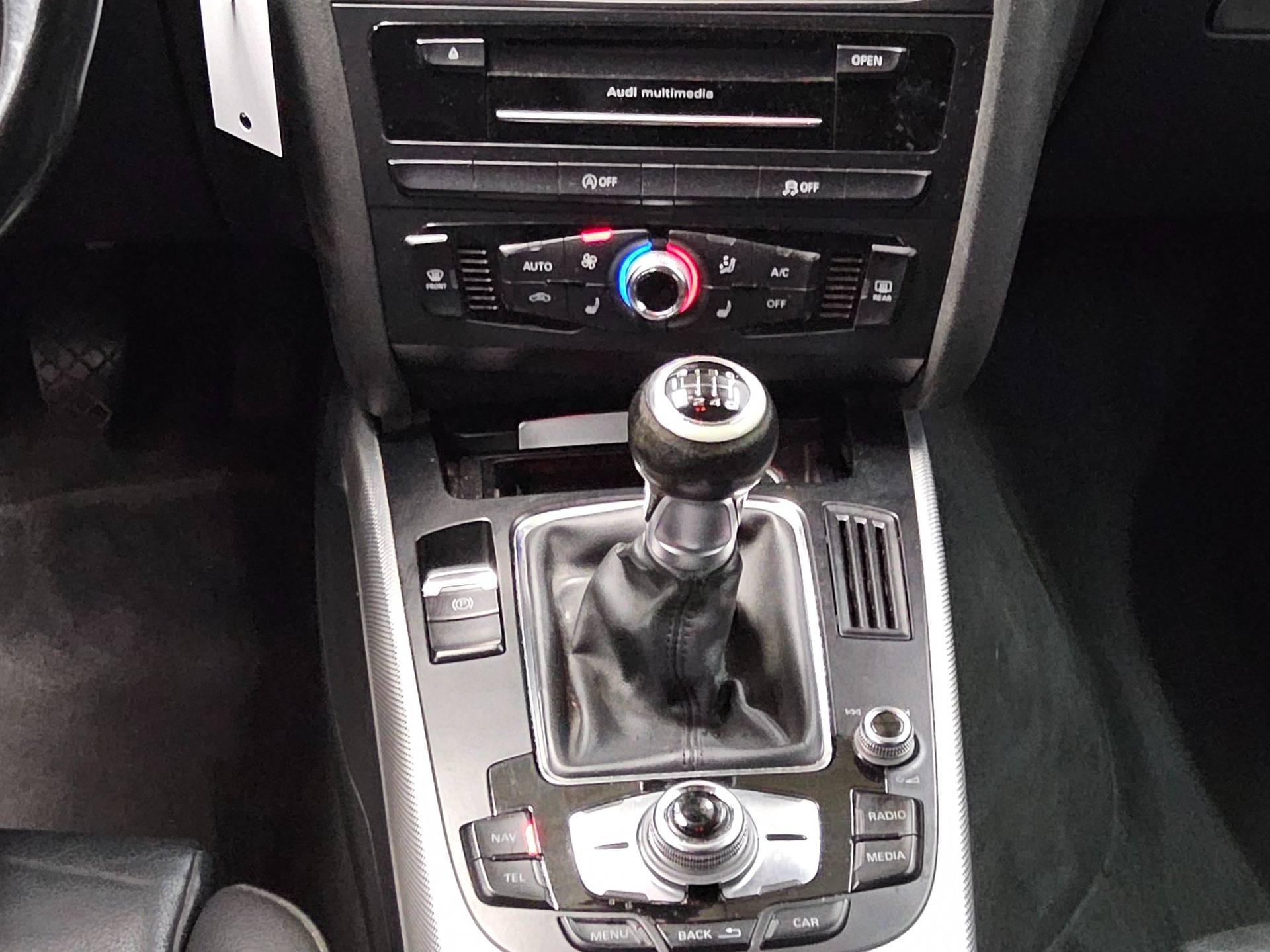 Audi A4 Avant 2.0 TDI Ambition Navi Xenon HU 04/28 6