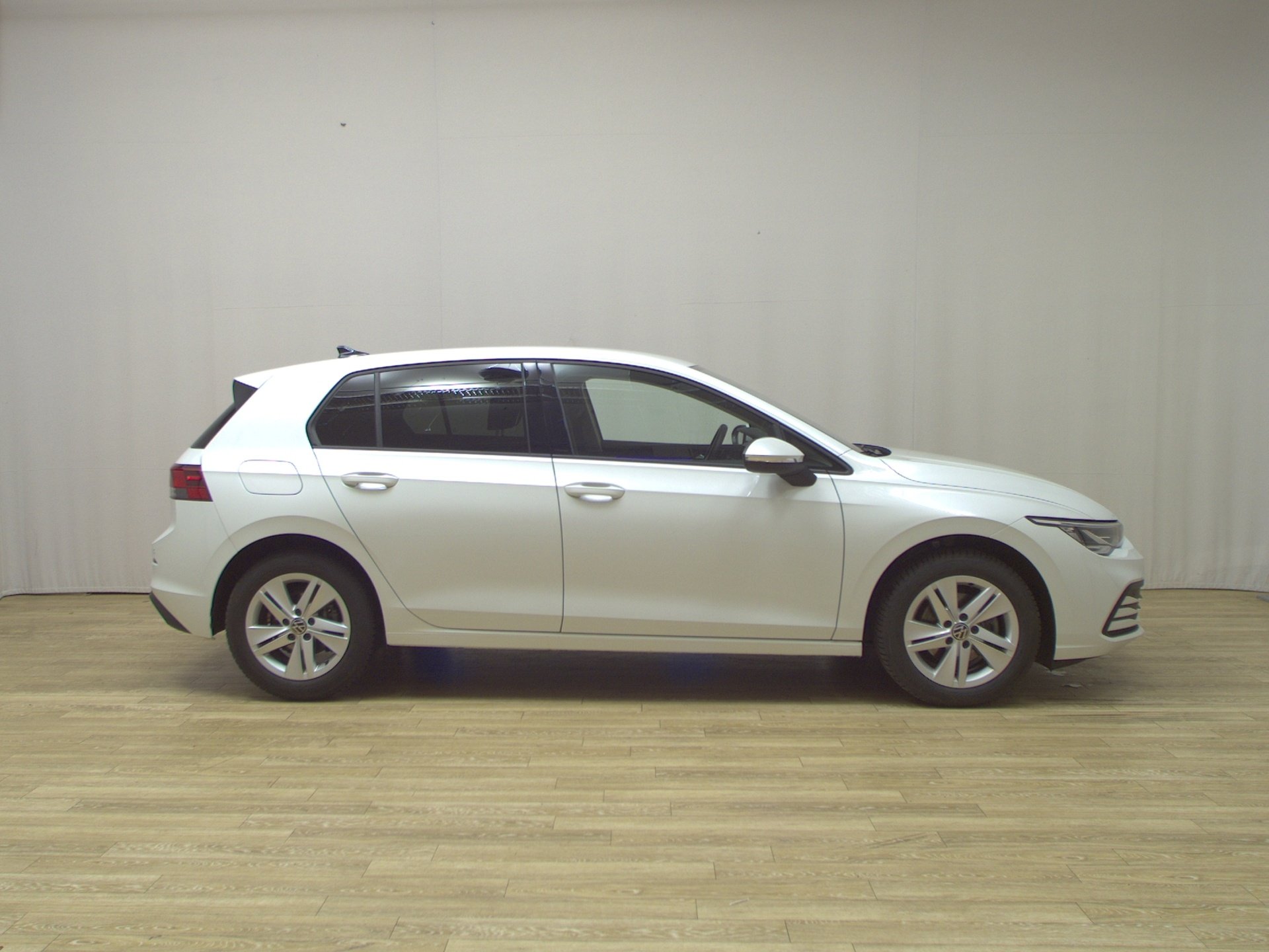 Volkswagen Golf-8 2.0 TDI Life Navi LED AID Kamera ACC SHZ