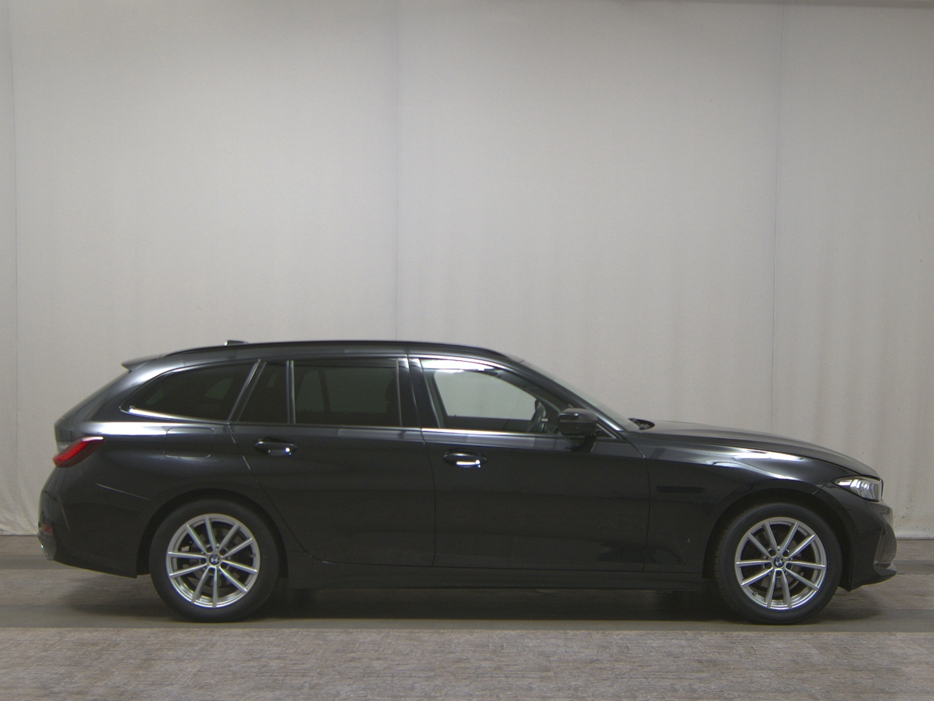 BMW 320d Touring Leder NAVI SHZ PDC LED