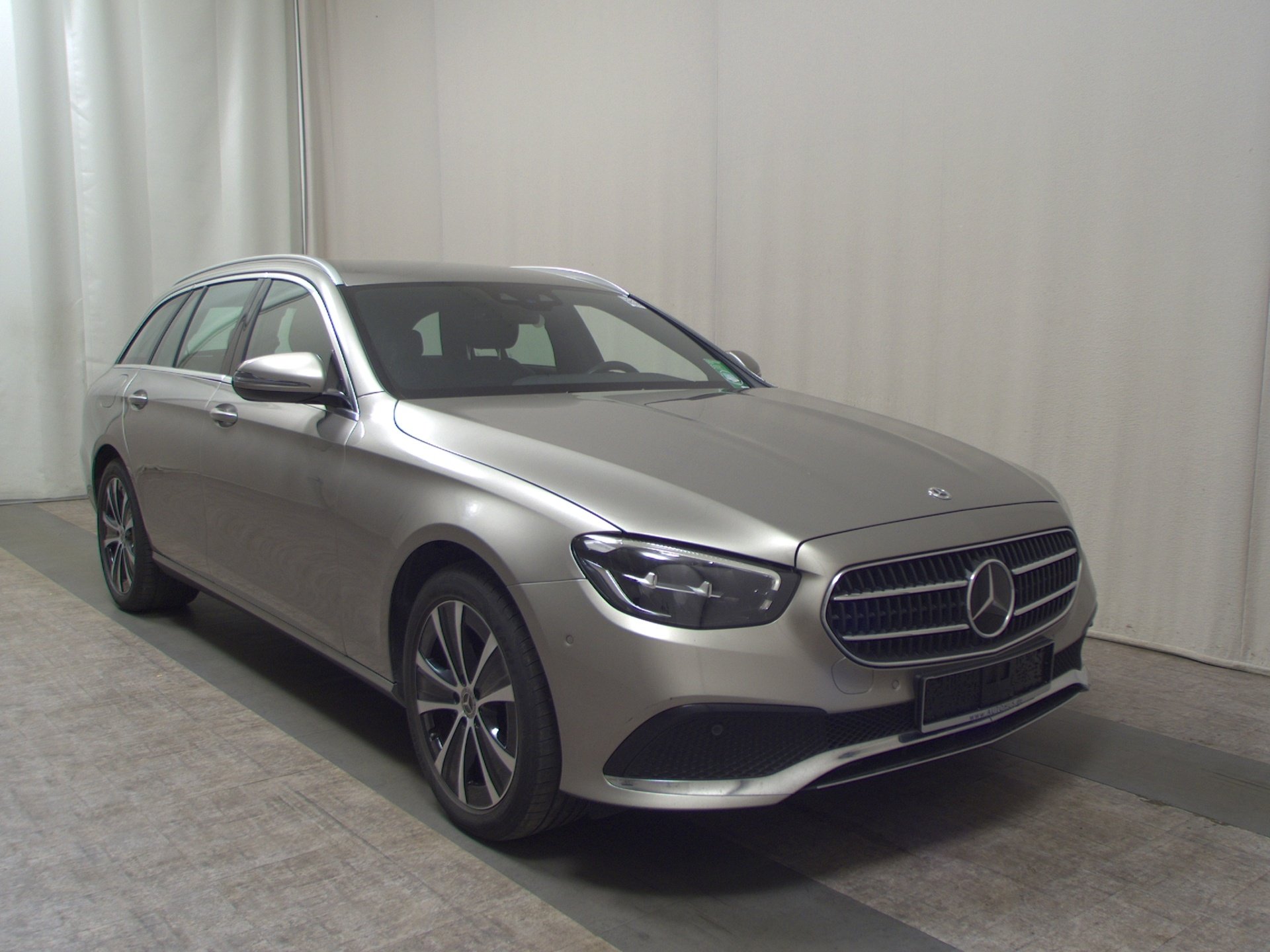Mercedes-Benz E 300 T e Avantgarde T-Leder Navi LED RfK Dsitr+ 3