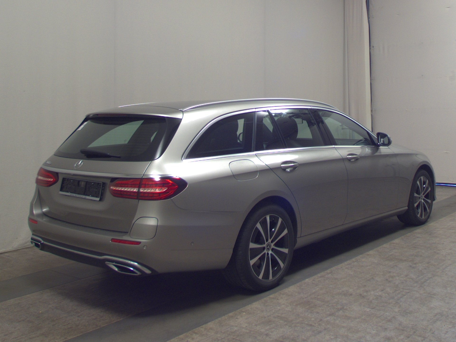 Mercedes-Benz E 300 T e Avantgarde T-Leder Navi LED RfK Dsitr+ 4