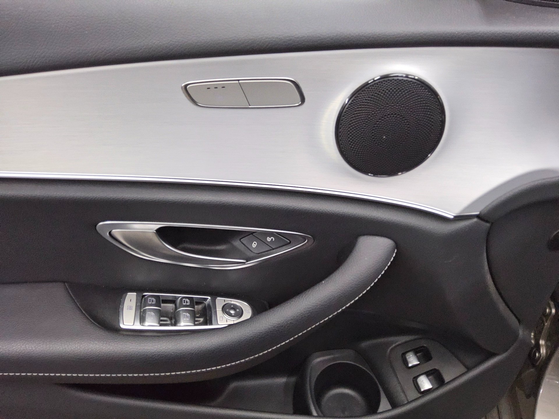 Mercedes-Benz E 300 T e Avantgarde T-Leder Navi LED RfK Dsitr+ 10